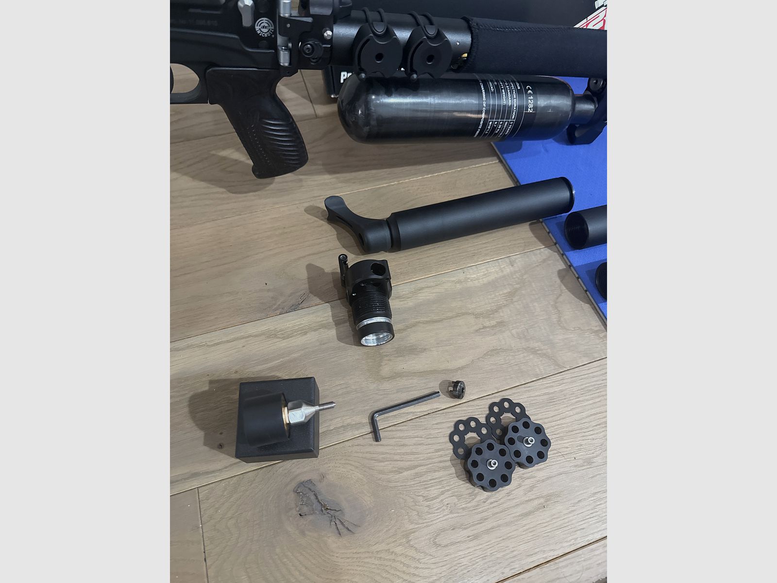Edgun Leshiy 2 All Black - 350mm cal. 22 / 5,5 mm