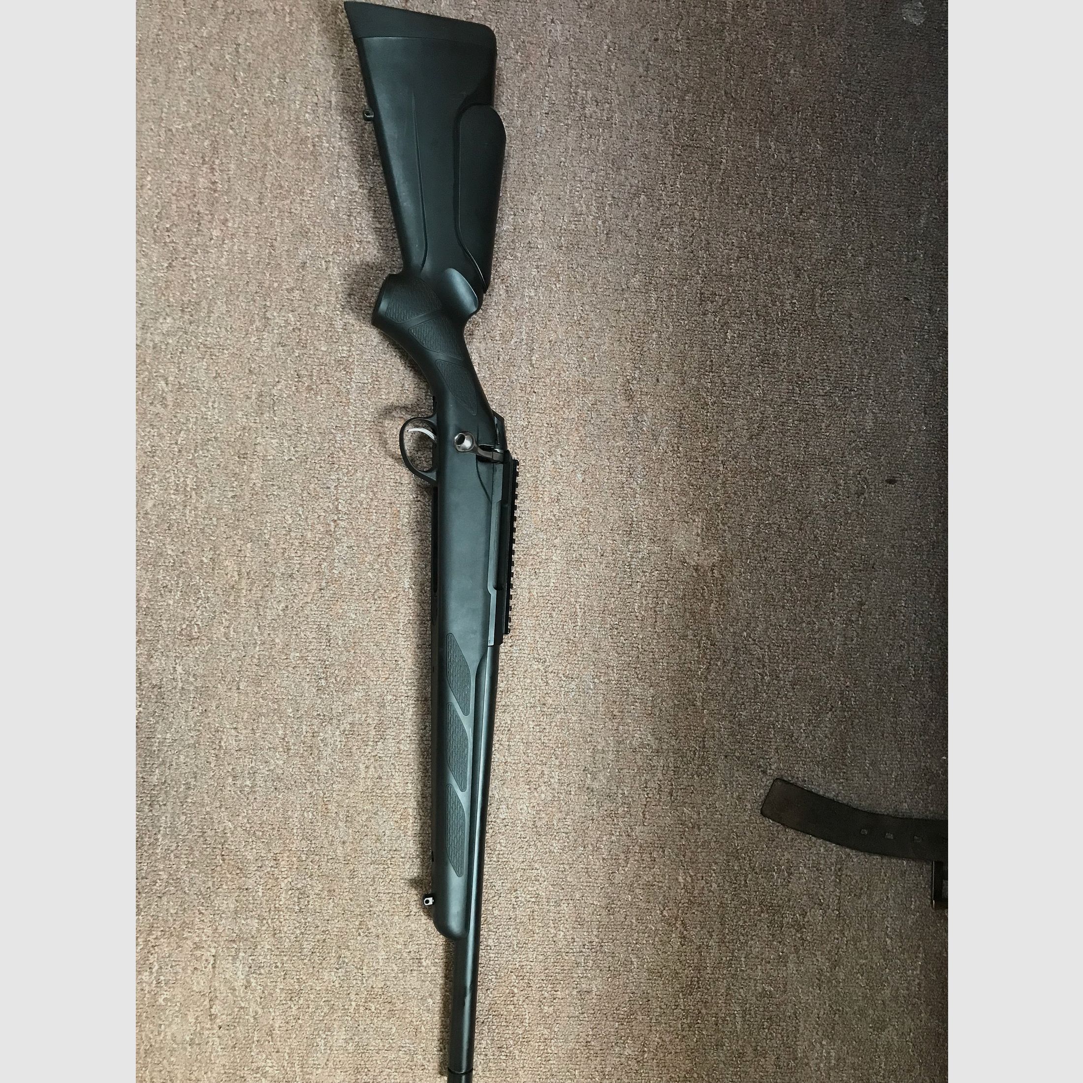 Tikka T3 /  300 AAC / mit Montage und Schalldämpfer