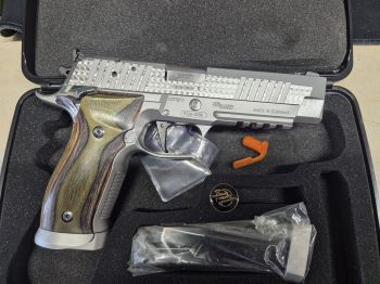 SIG SAUER P226 XFIVE Sunburst .40 S&W - Edición Limitada