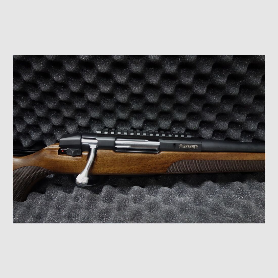 Brenner repeating rifle optionally with rear sight and front sight or without BR20