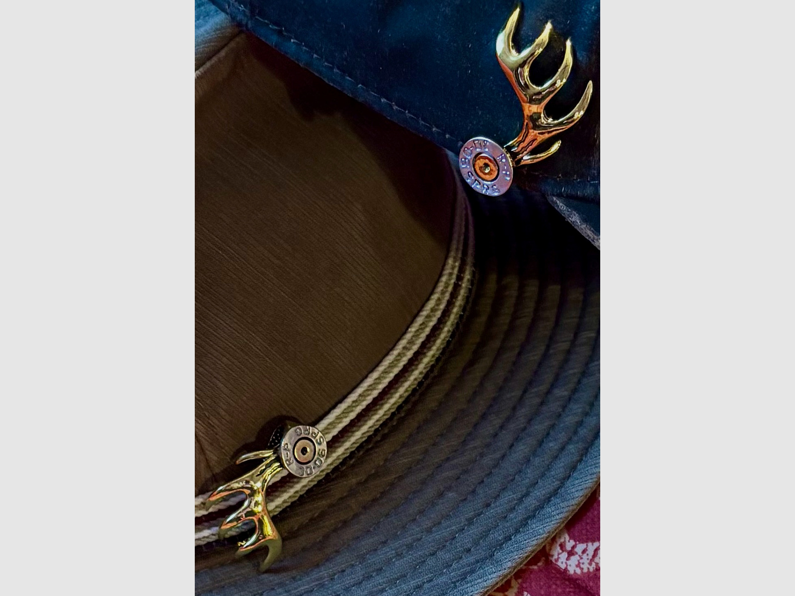 Przypinka do kapelusza lub kołnierza „Patrona „.30.06 Springfield z eleganckim i rzadkim porożem