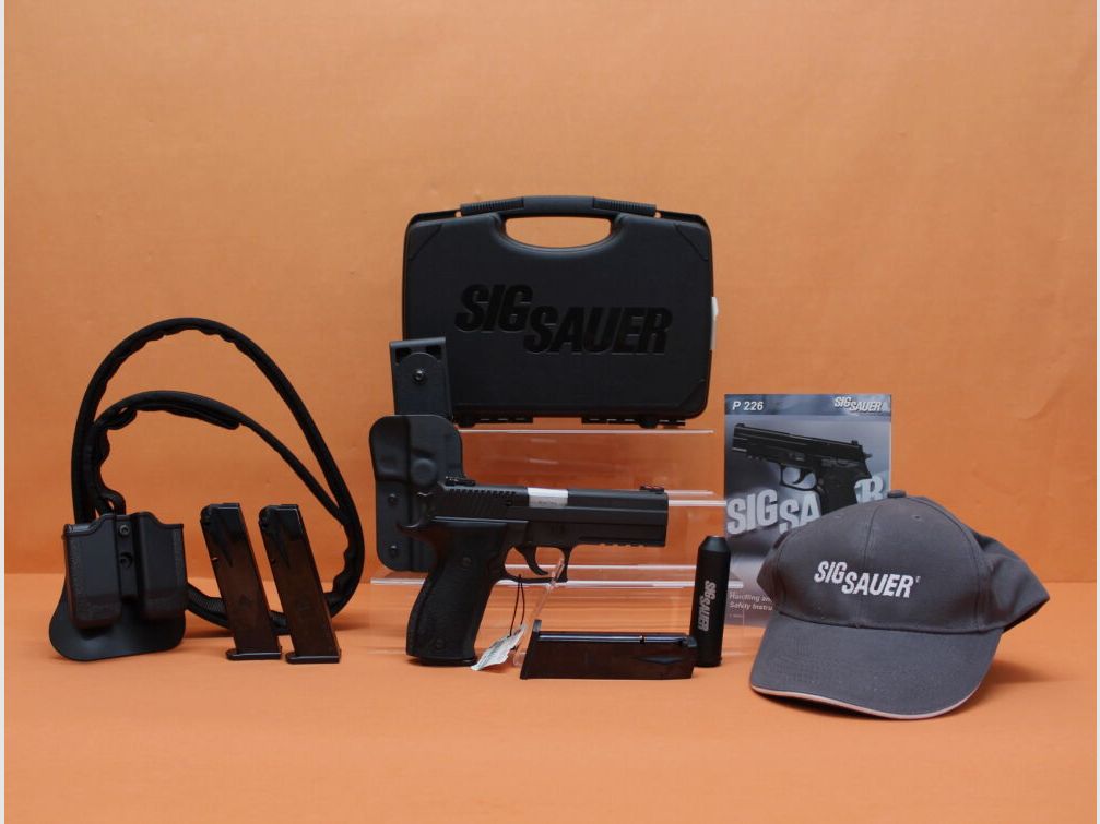 SIG Sauer Ha.Pistol 9mmLuger SIG Sauer P226LDC II 112mm barrel, black, incl. range package! (9mmPara/9x19)