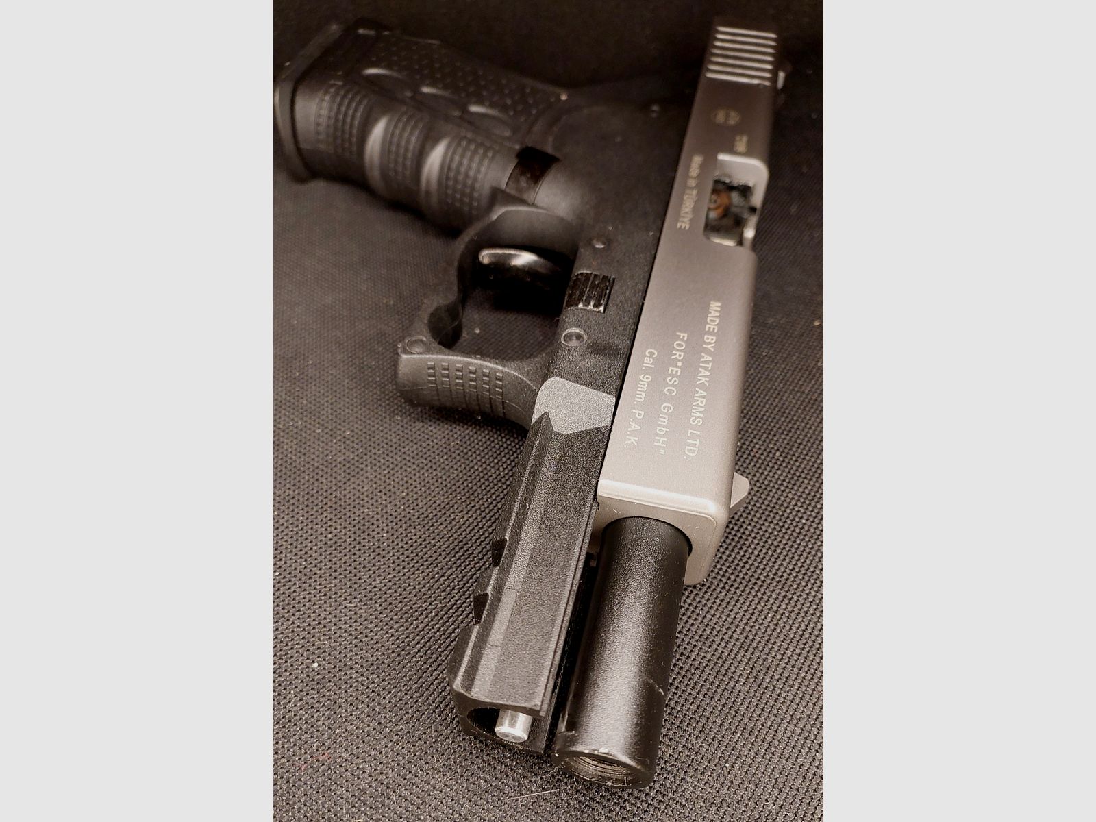 Zoraki 917 blank firing pistol 9mm P.A.K. Titan (PTB 1023)