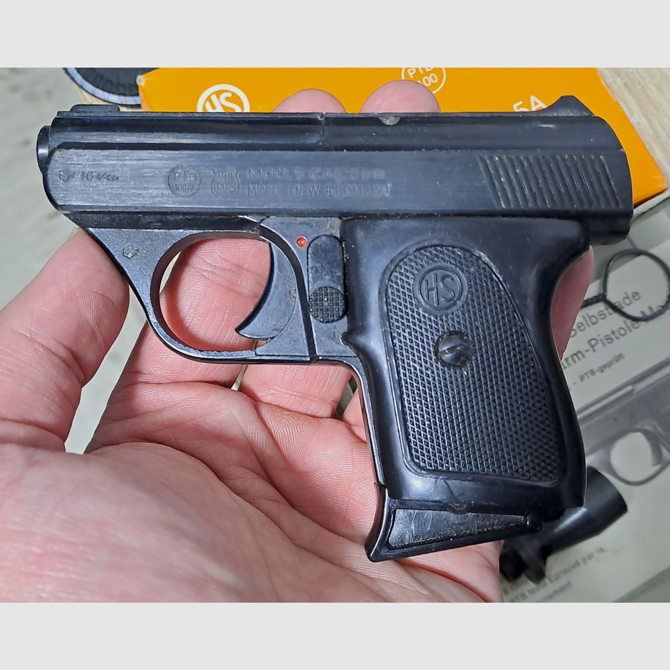 HS Mod.5 im Kal. 8 mm Knall/ PTB 100/2 mit Verpackung!