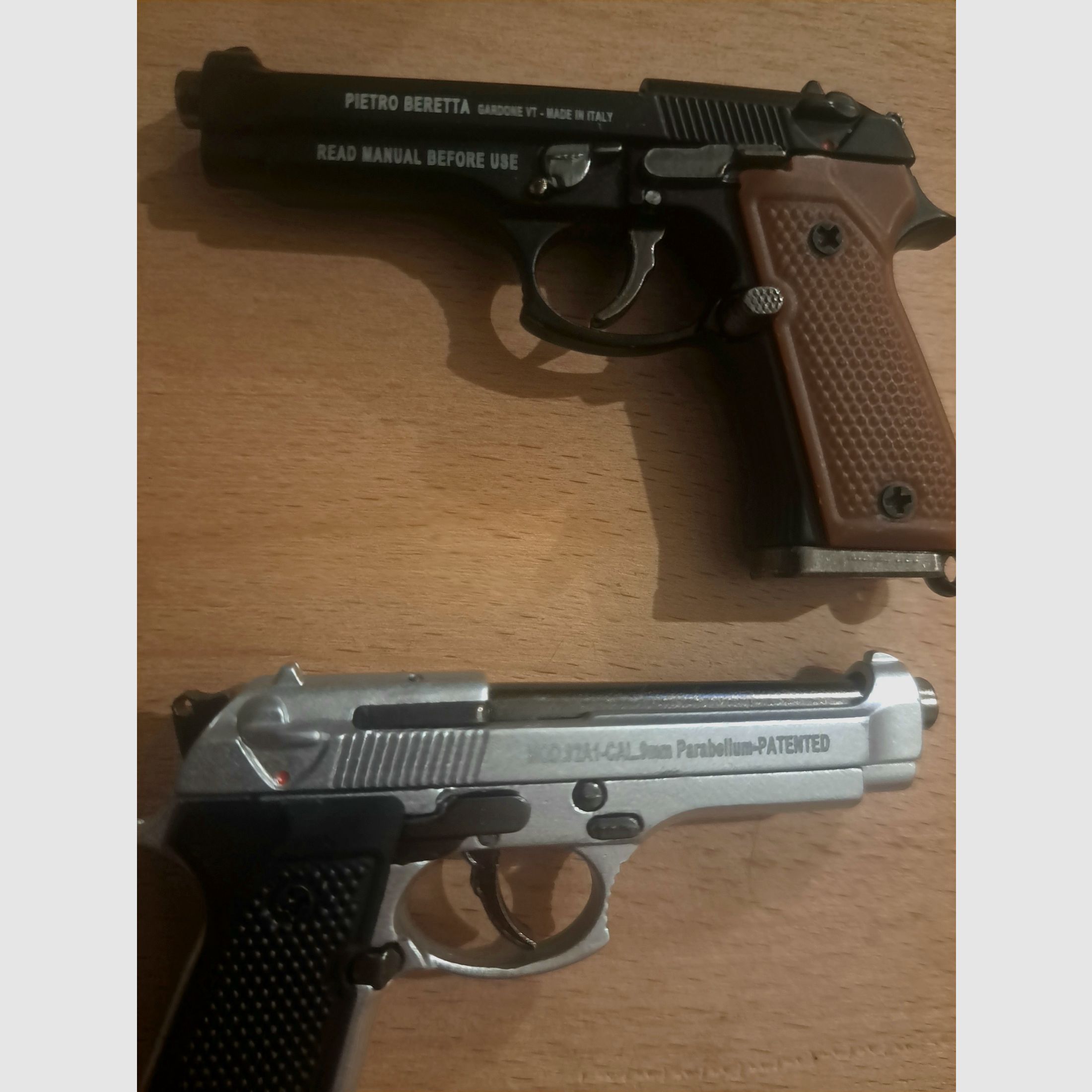 Ganzmetall-Modell Maßstab 1:3,5 - Colt Beretta Glock Smith&Wesson