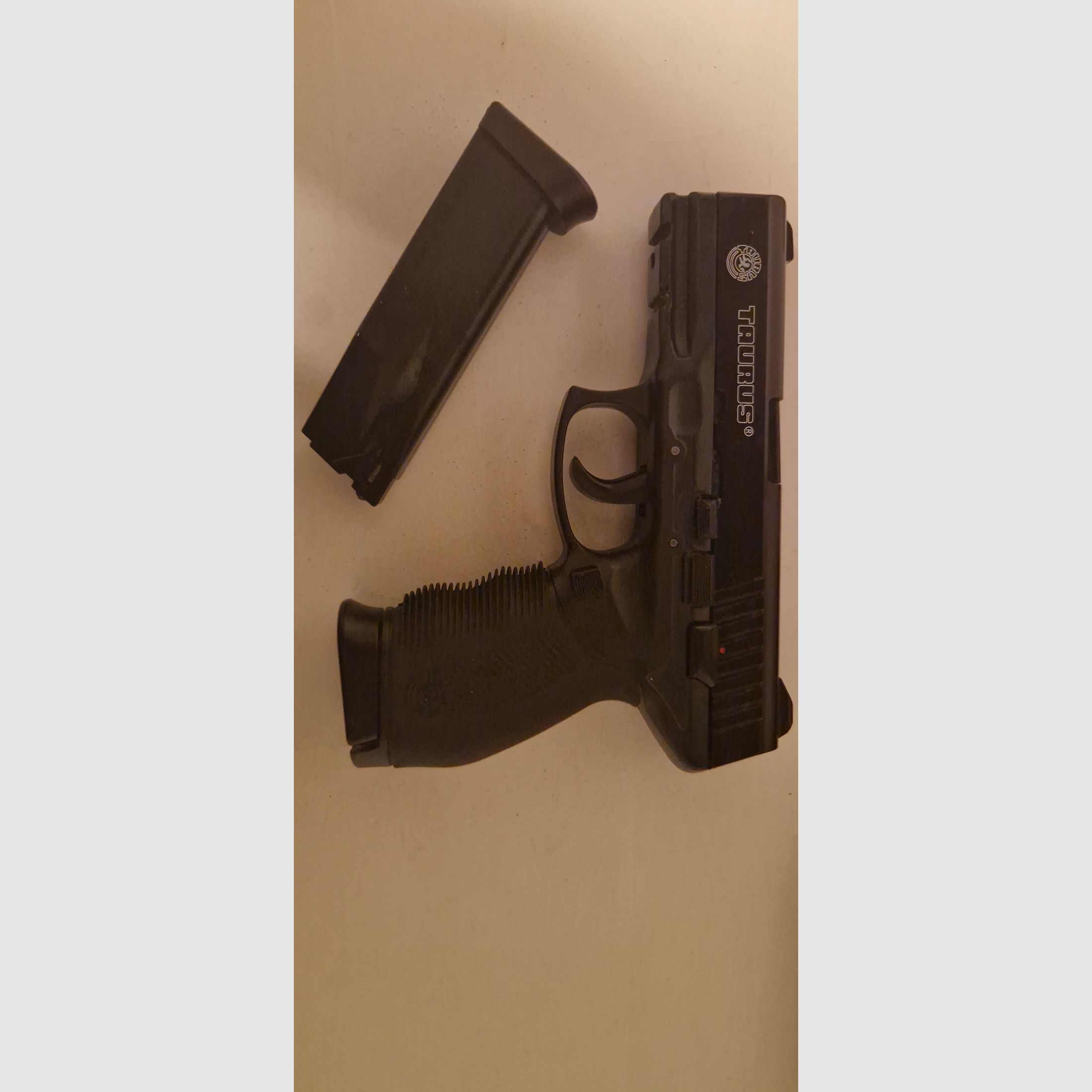 Taurus PT24/7 Airsoft 0.5 Joule