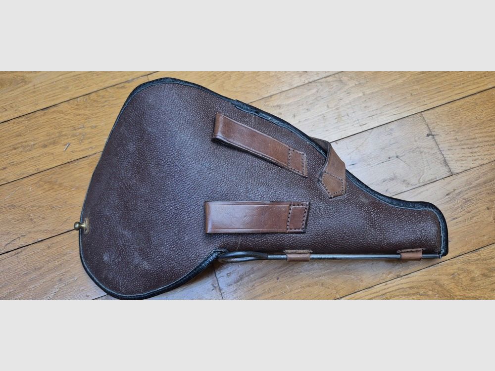 Beau Revolver russe Modèle 1895 dit Nagant – Arsenal de Tula – Arme mono-matricule de 1941 – Calibre 7,62 Nagant – Très belle mécanique – Beau bronzage – Bon canon – Etui soviétique au modèle avec sa baguette de nettoyage – Arme en BE+/TBE, image 29 sur 31