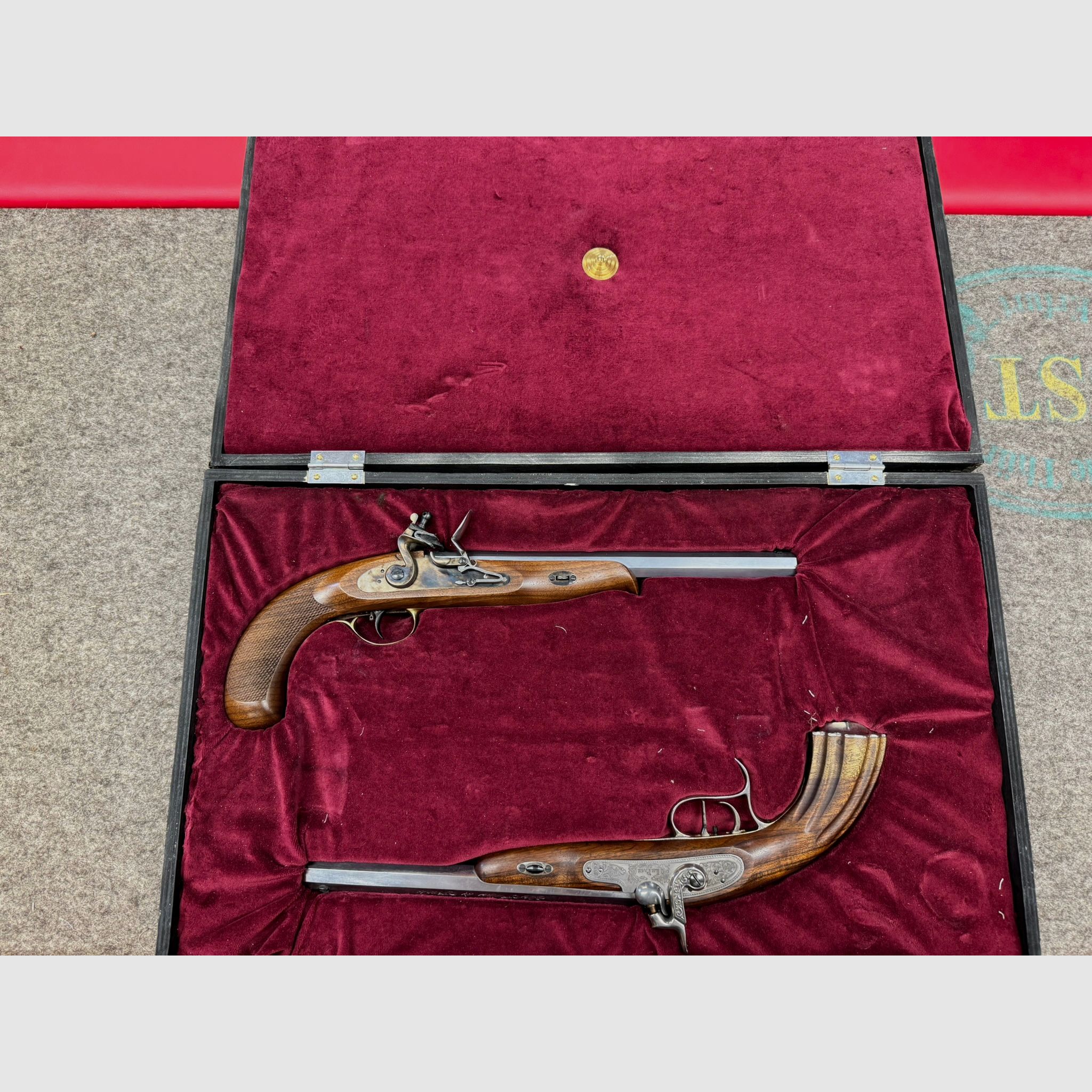   Konvolut für Vorderlader,  2 Pistolen und Zubehör 