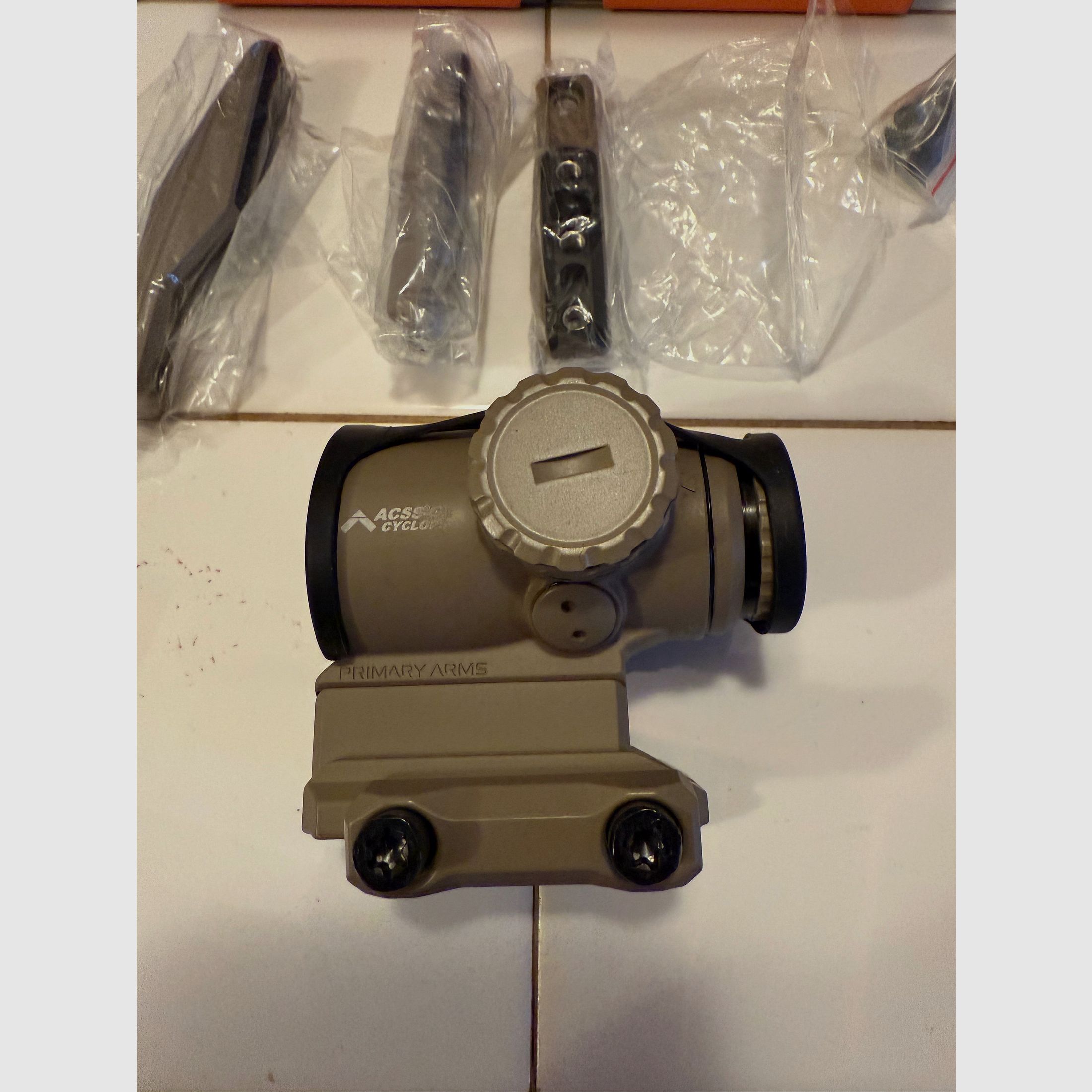 Primary Arms Slx 1x Micro Prism FDE Acss Cyclops red - Excellent condition