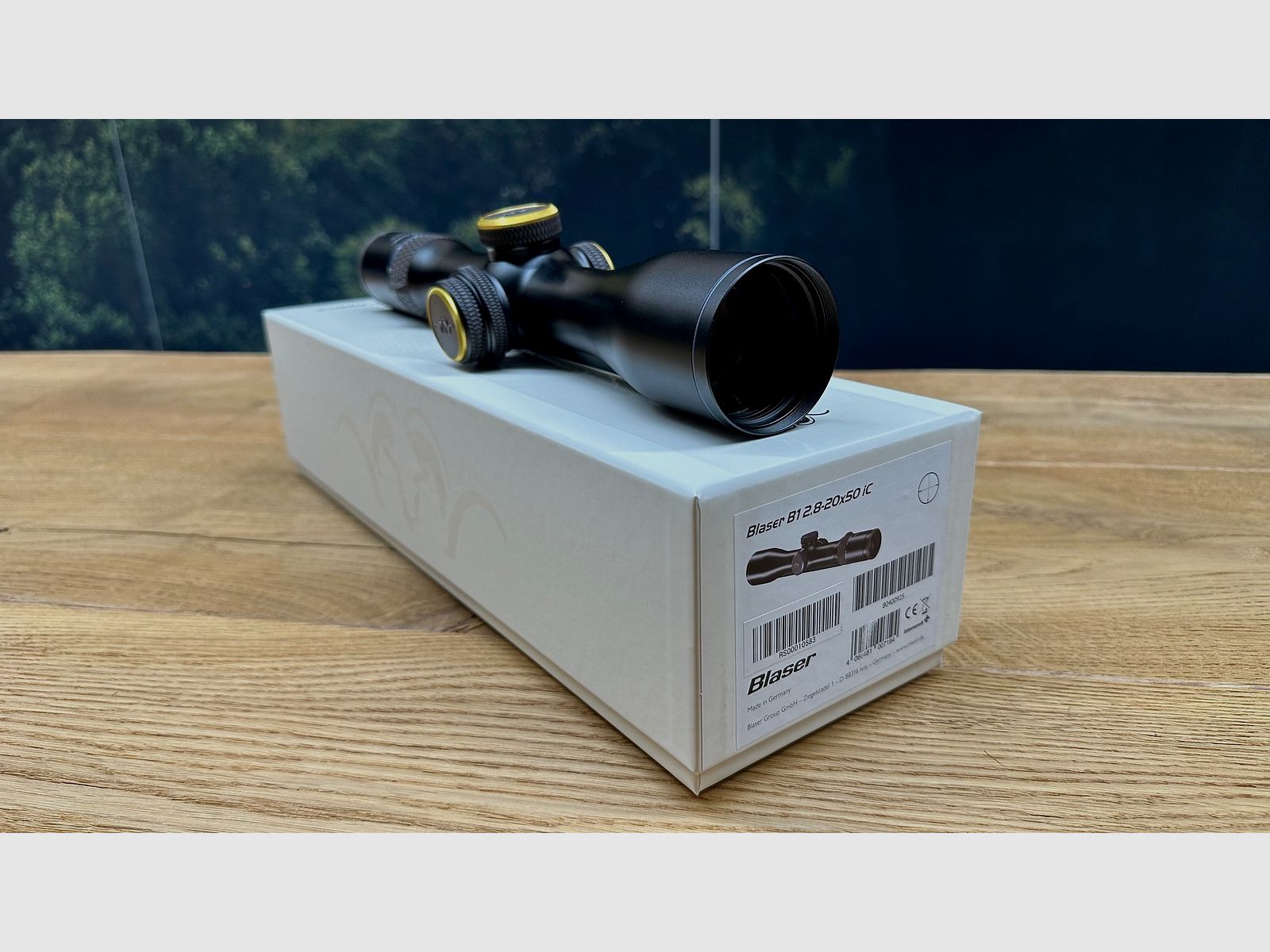 Zielfernrohr Blaser B1 2.8-20x50 iC Custom / Abdeckkappen Gold / mit Schiene