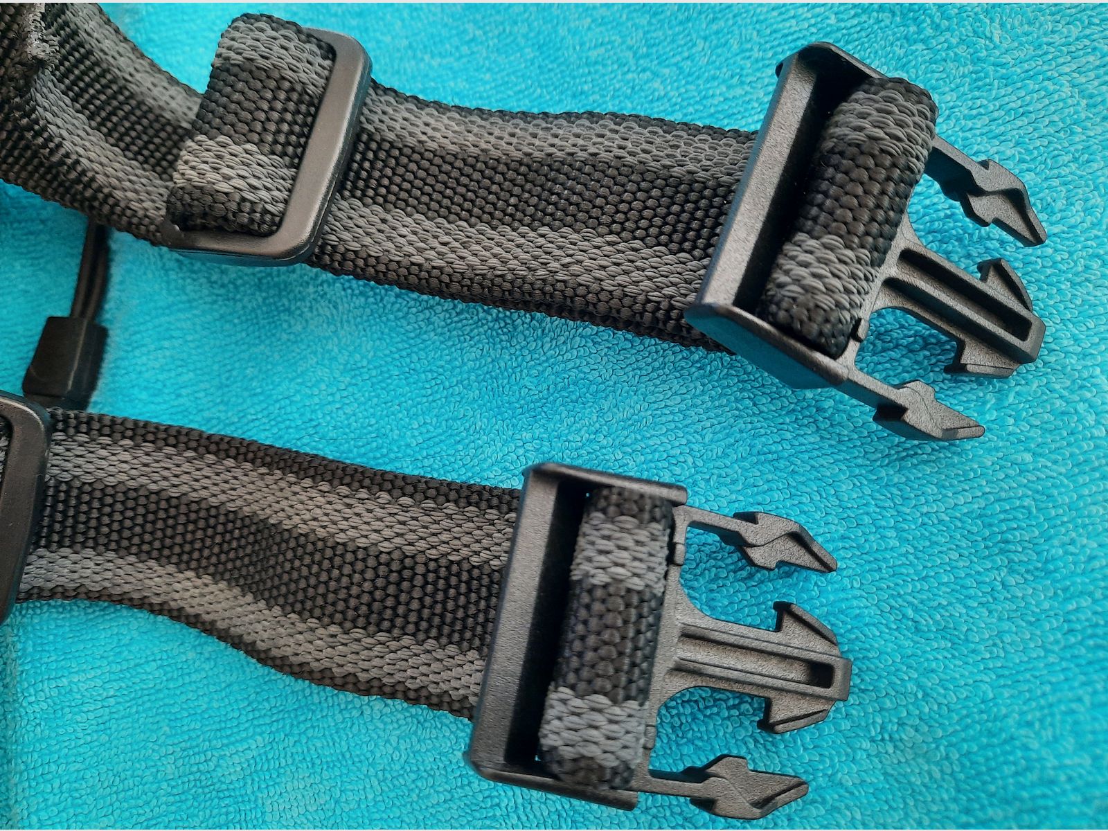 Tactical thigh holster