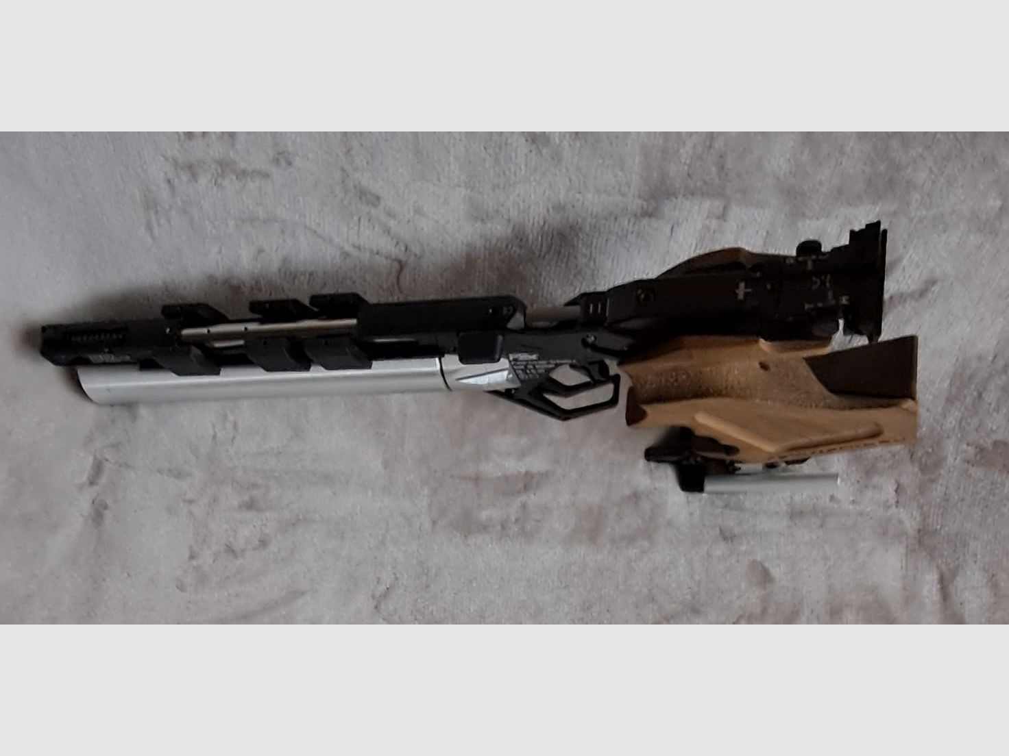 Feinwerkbau P8X Auflage Rechts Griff M und Koffer