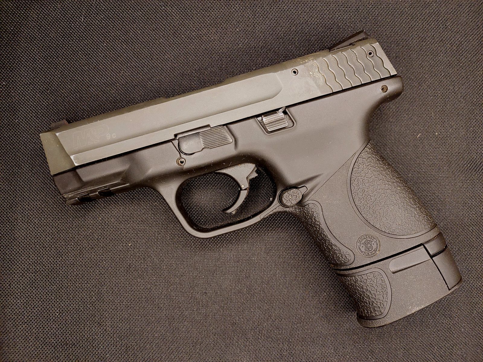 Smith & Wesson M&P 9C 9mm P.A.K. schwarz (PTB 984) mit 2 Magazinen (1 x verl.)