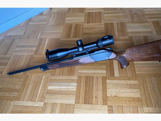 Blaser R8 Holz Standard mit Swarovski Z8i 2,3-18x56