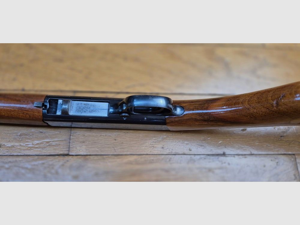 Zeer mooie en zeer aangename semi-automatische geweer Browning SA-22 "Smokeless" – Kal. .22LR – Kwaliteitsfabricage FN Herstal – Take down model – 10 schoten – Zeer goede esthetische en mechanische staat – "Nickel" loop – Een van de meest leuke en zeer nauwkeurige vuurwapens – TBE+, afbeelding 11 van 30