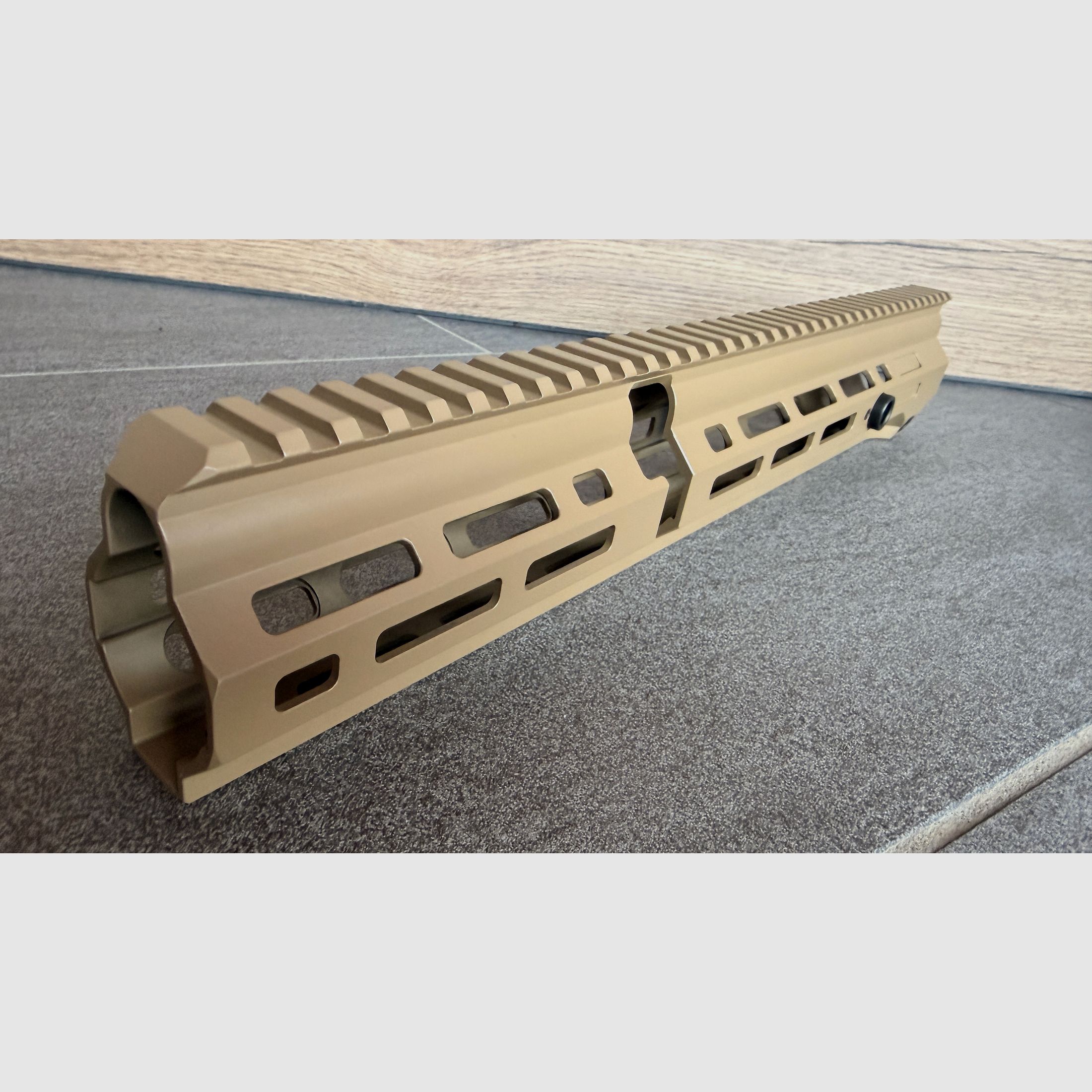 B&T M-LOK protezione per le mani per HK MR223 COYOTE TAN Cerakote lunga (per MR223 in 16,5")
