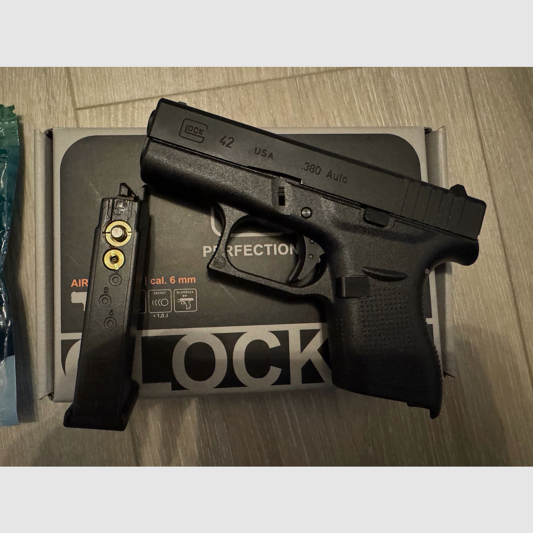 Glock 42 GBB 6mm Airsoft – Komplettset inkl. Greengas & 1000 BBs (Frei ab 18)