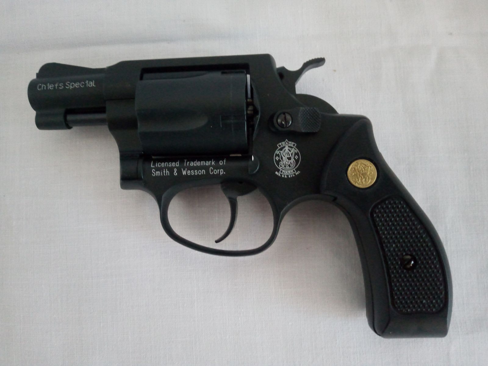 Smith & Wesson "Chiefs Special" / revolver SRS / cal. 9mm R.K. / brunito