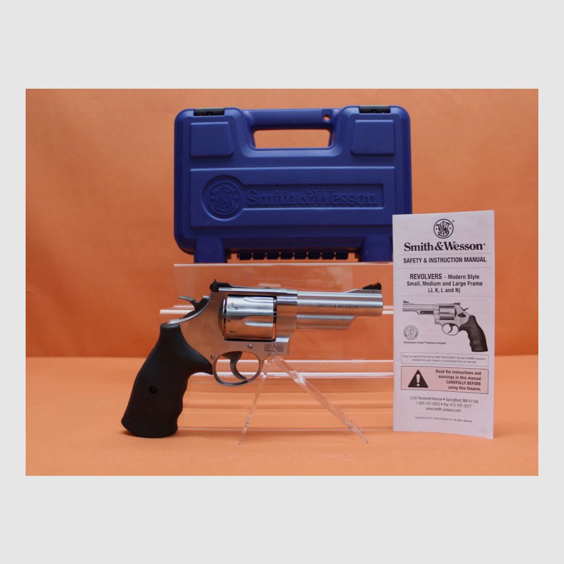 Smith & Wesson/S&W Revolver .44RemMagnum Smith&Wesson/ S&W629-6 Stainless, 4" Lauf/ Mikrometervisier/ Gummigriff