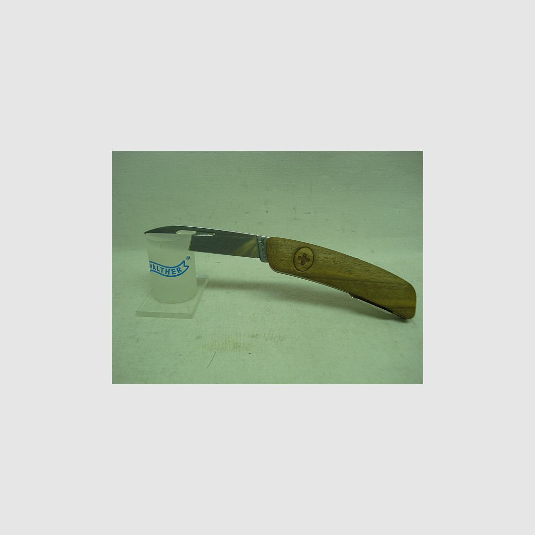 SWIZA D01, Orzech - Stal 440, 6 funkcji