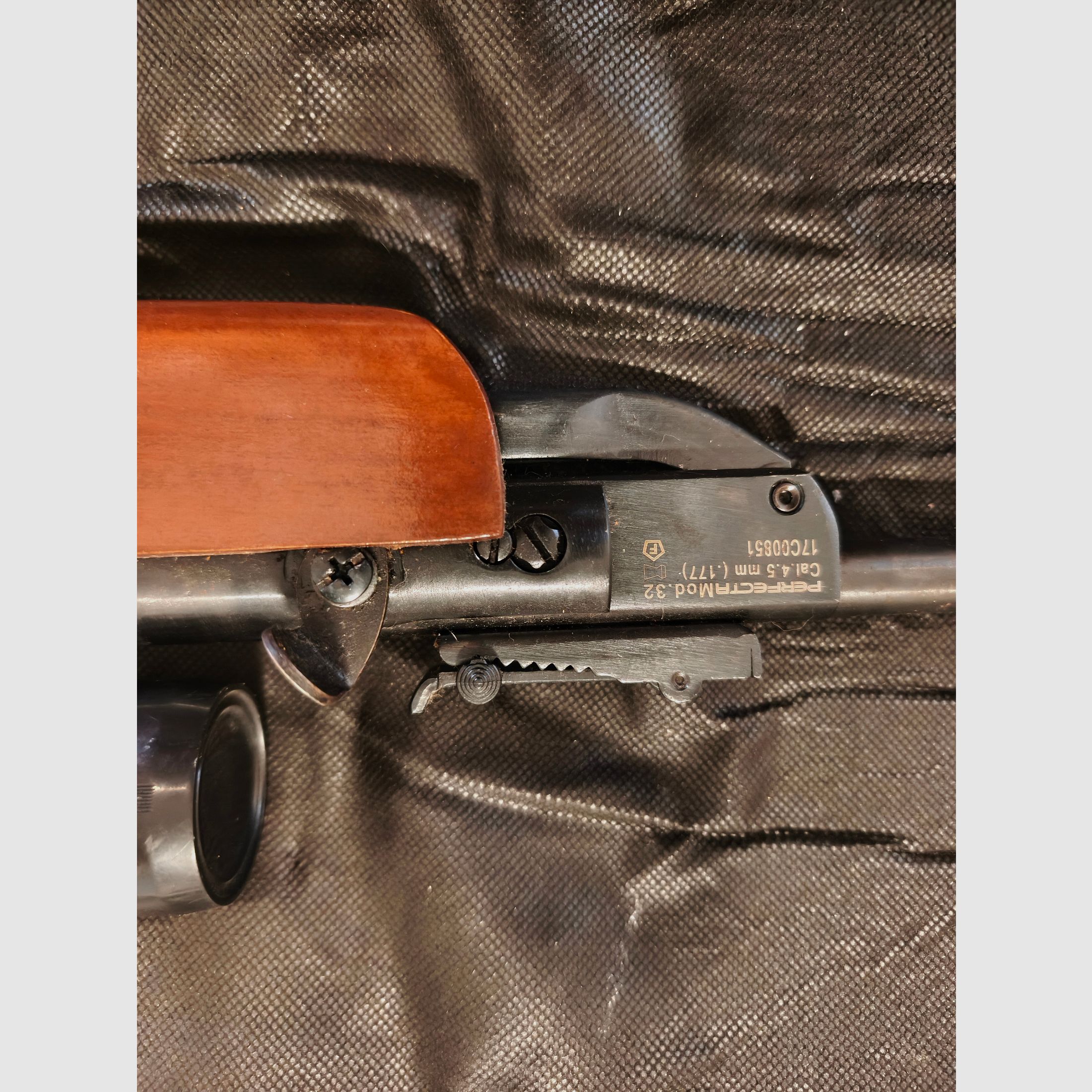 Luftgewehr Kaliber 4,5mm mit Zubehör und Tasche