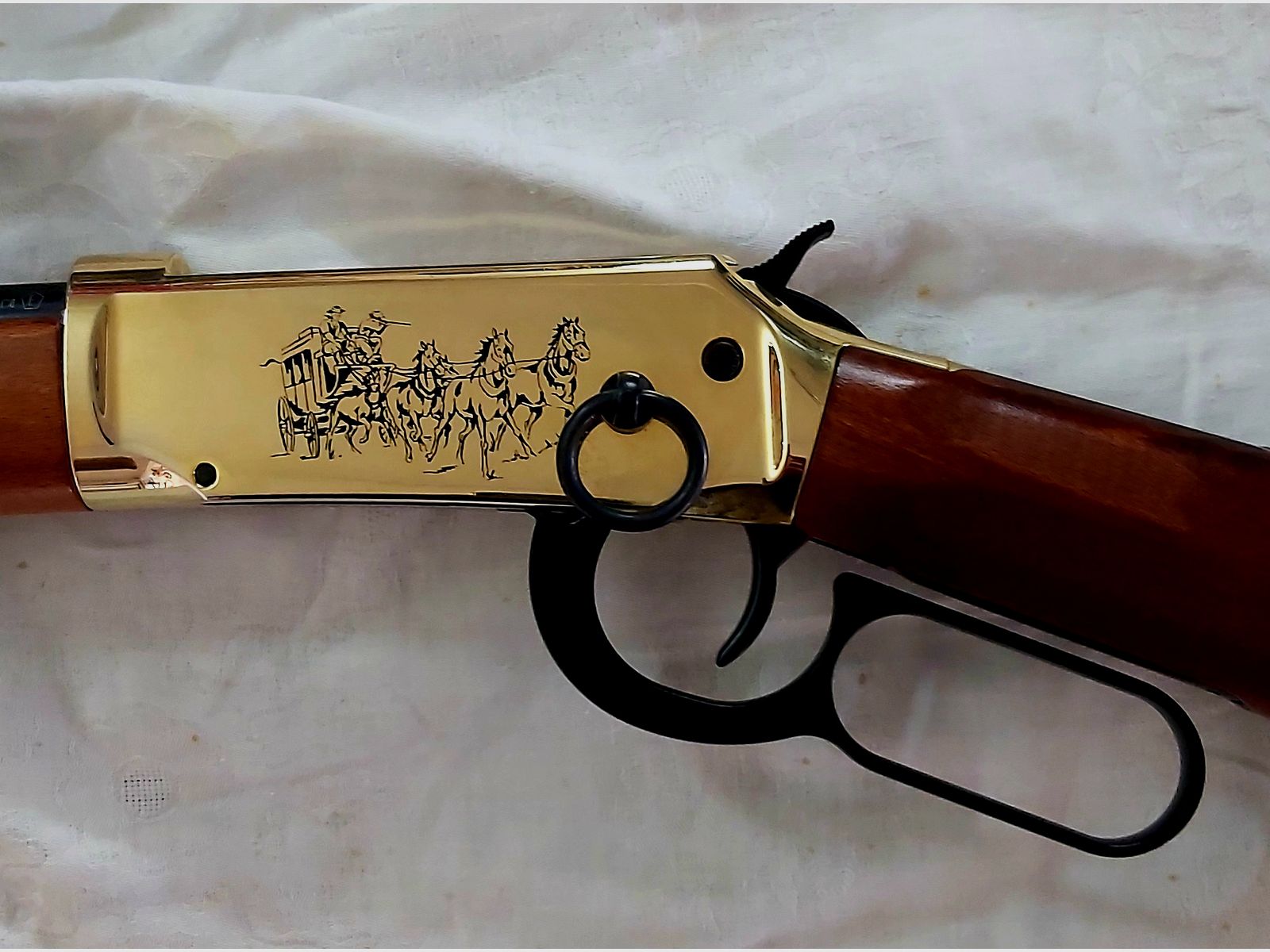 Walther Lever Action Wells Fargo long CO2-Gewehr in Gold-Optik im Kaliber 4,5mm -