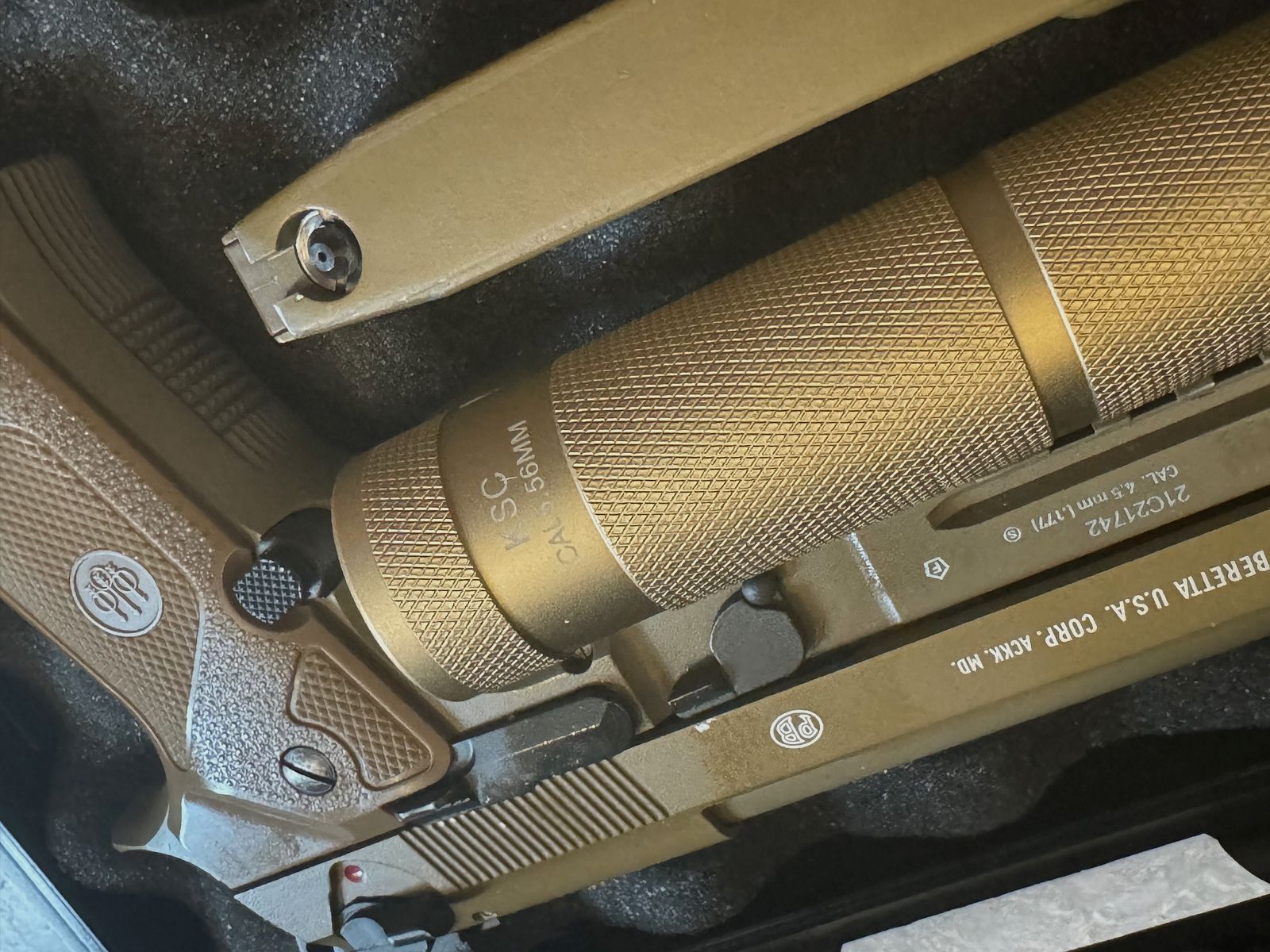 Beretta M9A3 CO2 Luftpistole Kal. 4,5 mm BB FDE Vollmetall inkl. Schalldämpfer-Dummy Und Koffer