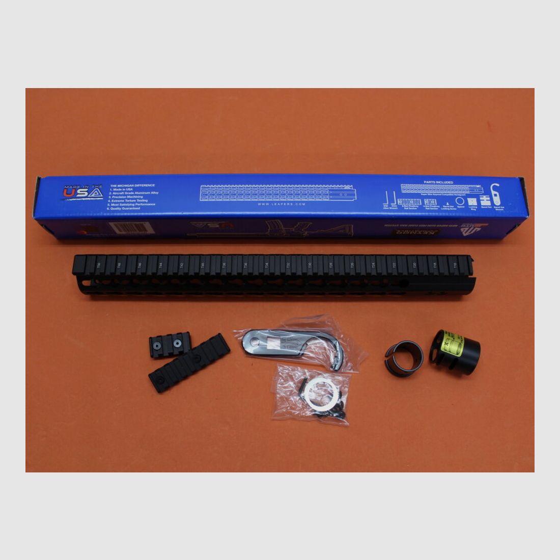 UTG - Leapers AR-15: Handguard/ Sistema KeyMod UTG (MTU019SSK) Free Float Super Slim 15" Lunghezza Fucile Manico