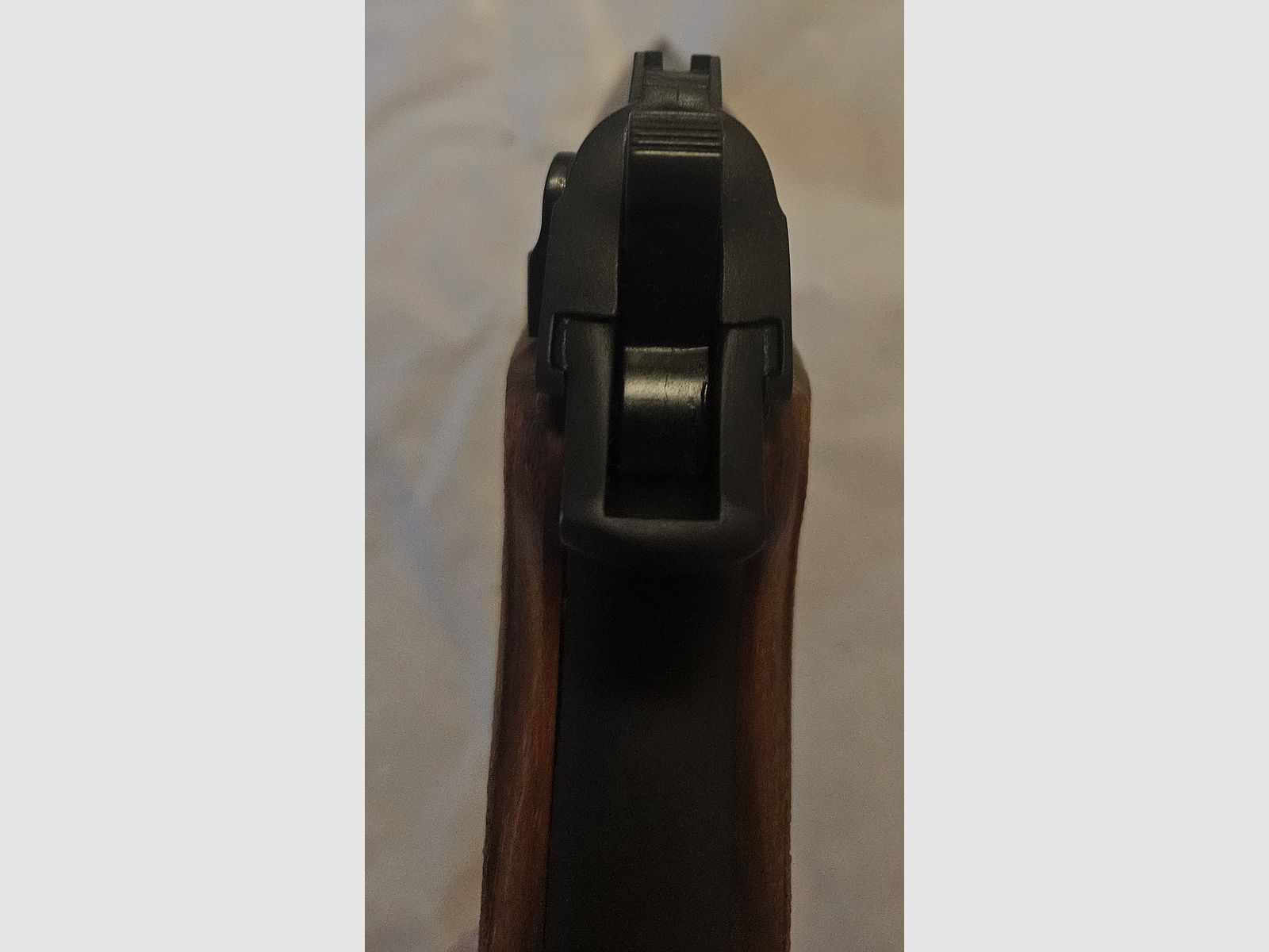 Walther PP Schreckschuss Pistole Kal. 9mm P.A.K. schwarz brüniert braune Griffschalen
