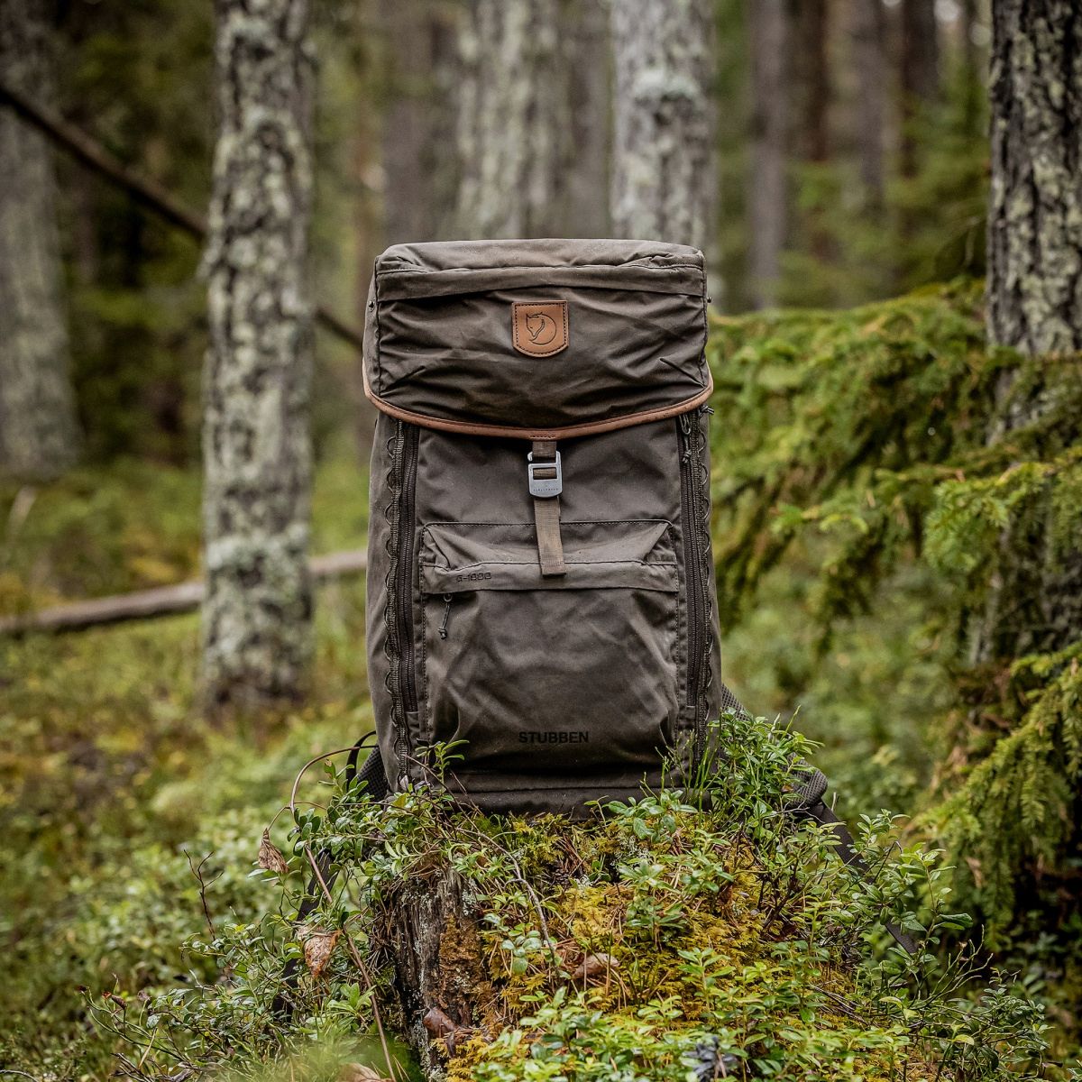 FJÄLLRÄVEN Singi Stubben Sitzrucksack Dark Olive