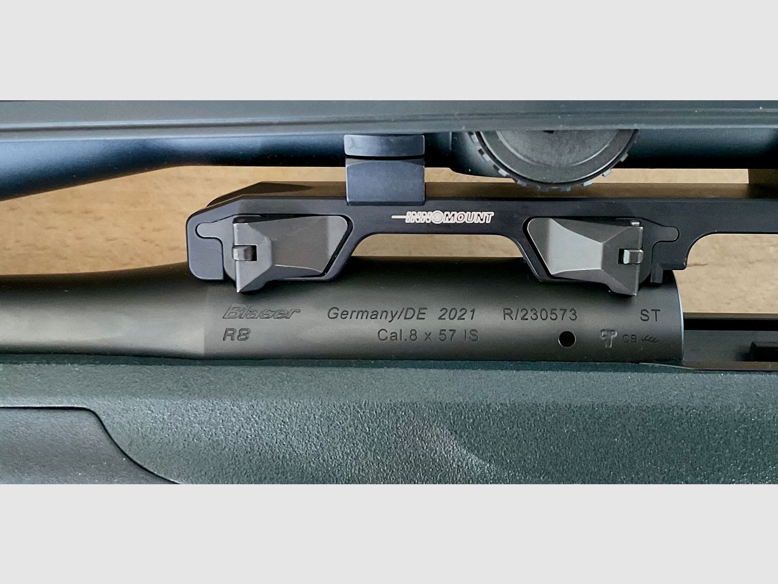 Blaser R8 Professional  Success (Kal. 8x57 IS) + Meopta R2 2-12x50 + Sattelmontage + Mauser Schalldämpfer