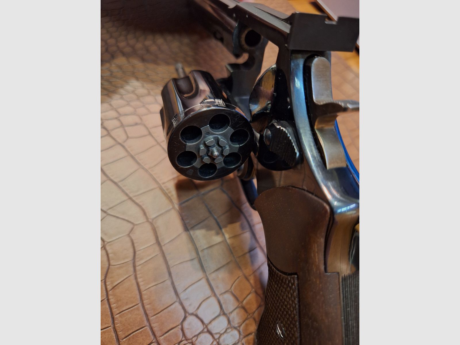 Revolver Manurhin MR 73 Kaliber .32 S&W Long 6 Zoll Lauf 