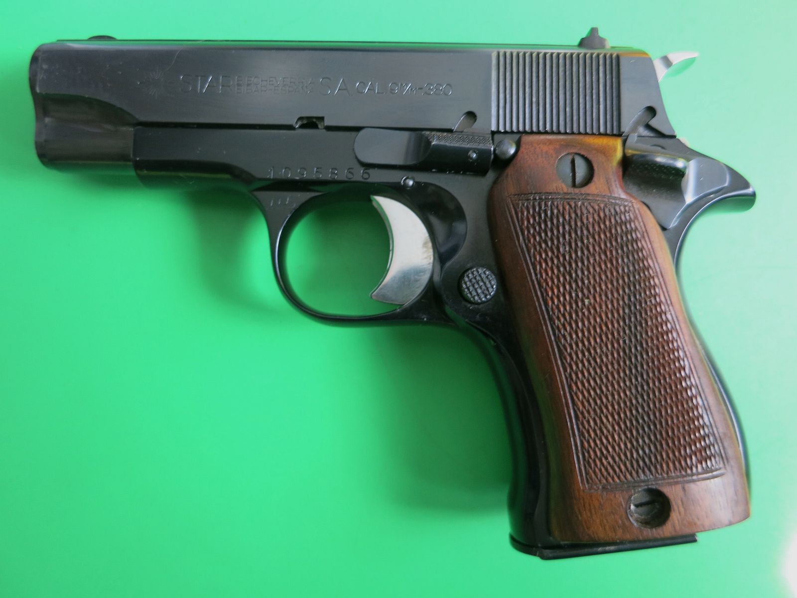 Star Firearms B.Echeverria – pistolet semi-automatique modèle BM "Firestar"; 9 mm court; .380    #62, image 1 sur 12