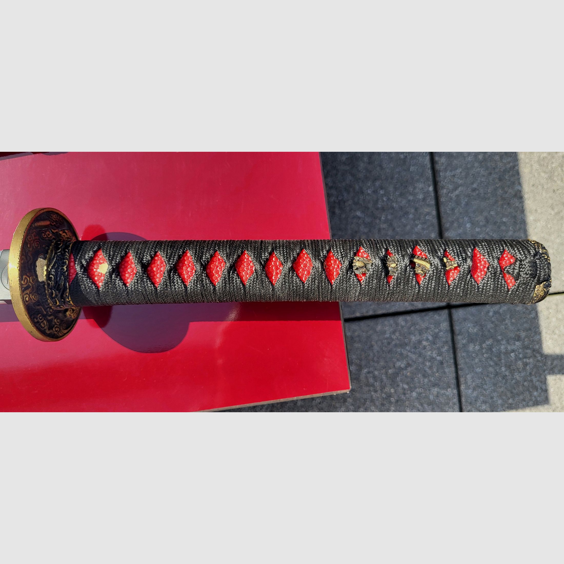 Katana Toshiro Tenryu, schwarz, mit eingraviertem Drachen auf Saya