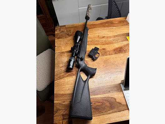 Blaser R8 Professional Success en .243Win con nueva montura Blaser, ¡incl. silenciador Stalon W110!