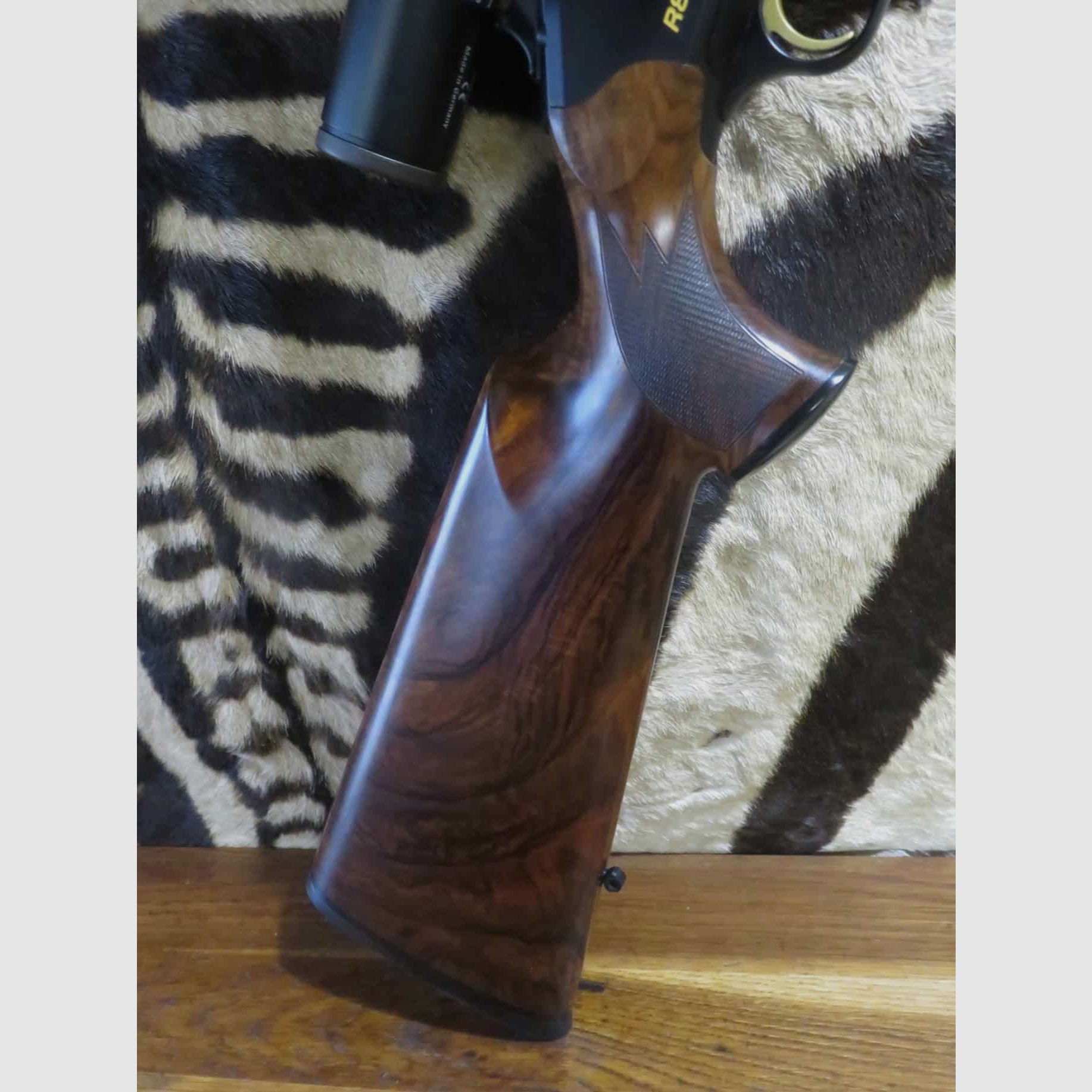 Geweer BLASER R8 Black Edition kal.7×64 loop 58 cm – richtkijker BLASER Infinity 1-7x28ic, afbeelding 7 van 10