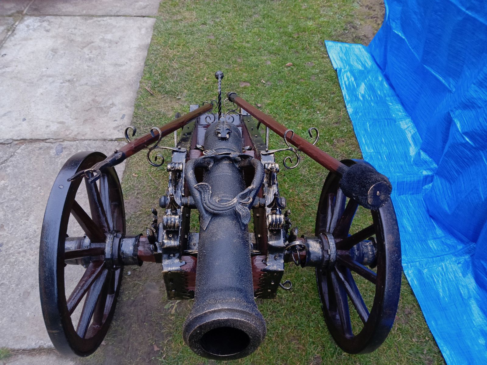 SPRZĘT, KANONY Sprzedaż armat ogrodowych do wystrzeliwania fajerwerków