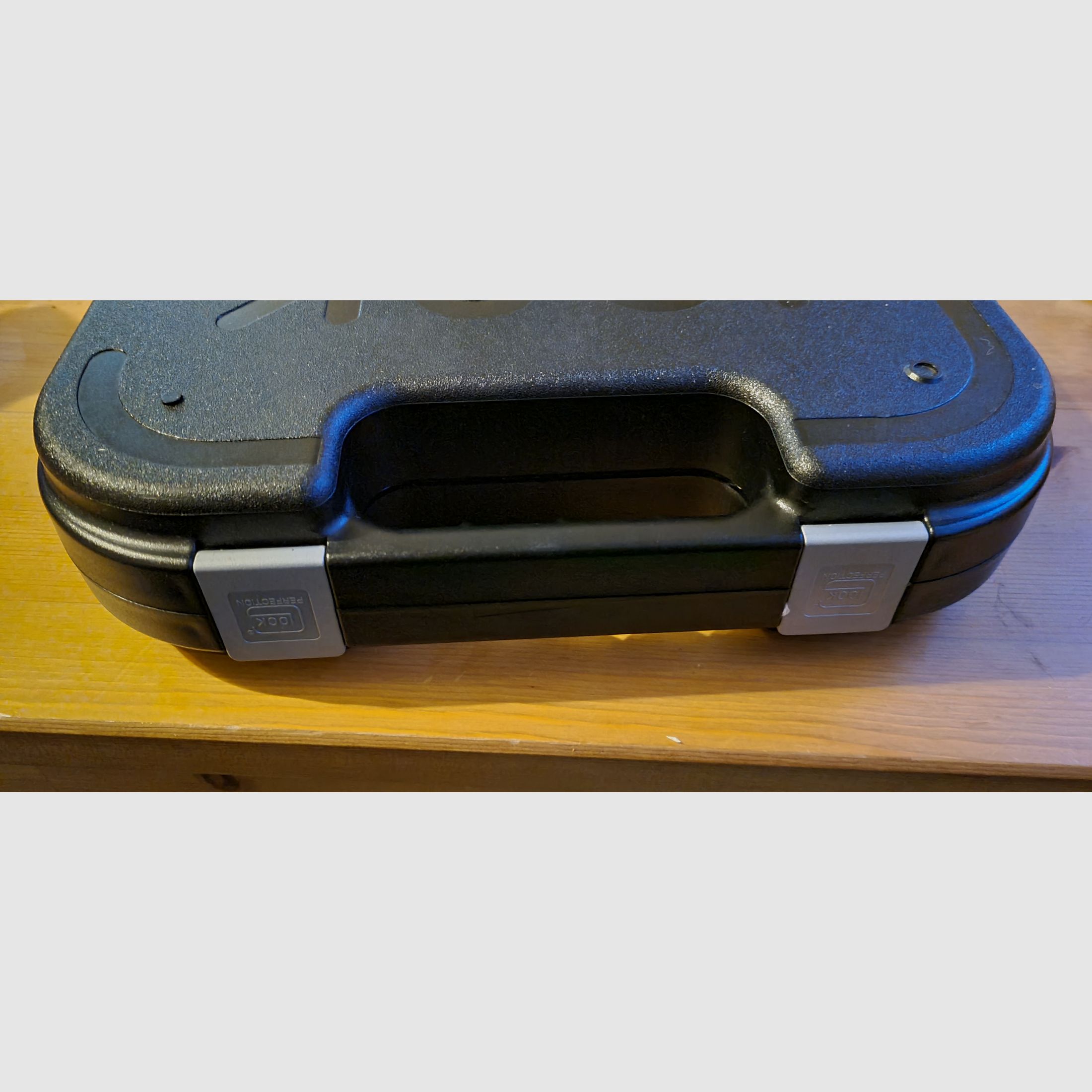 Glock 17 with barrel thread Co2 pistol caliber 4.5 mm steel BB / Diabolo blowback