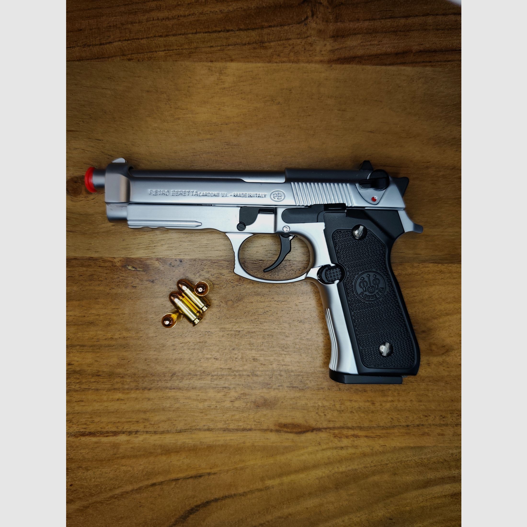 Beretta Model Pistole 1:2 NX Model mit Edler Verpackung Neu