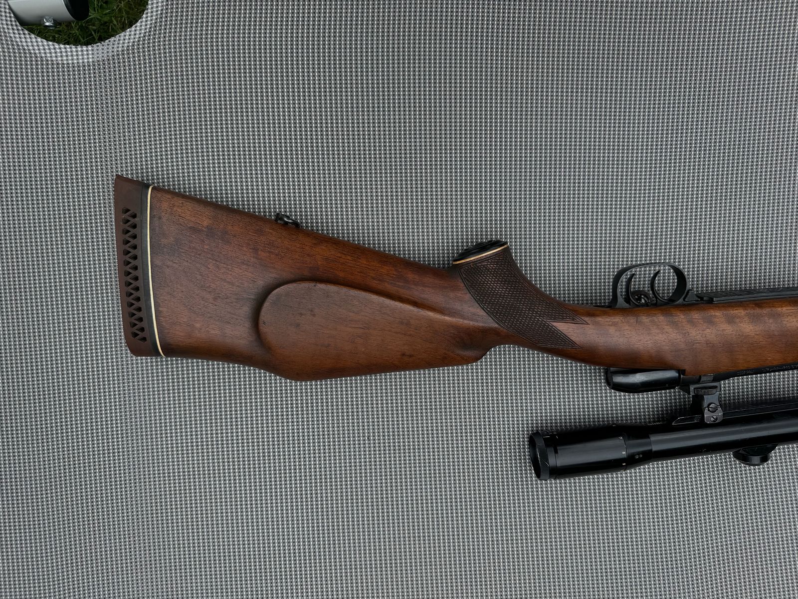 Mauser Modell 2000 Kal. .375 H&H Magnum met Zeiss Diavari 2,5–10x50 en Suhler haakmontage