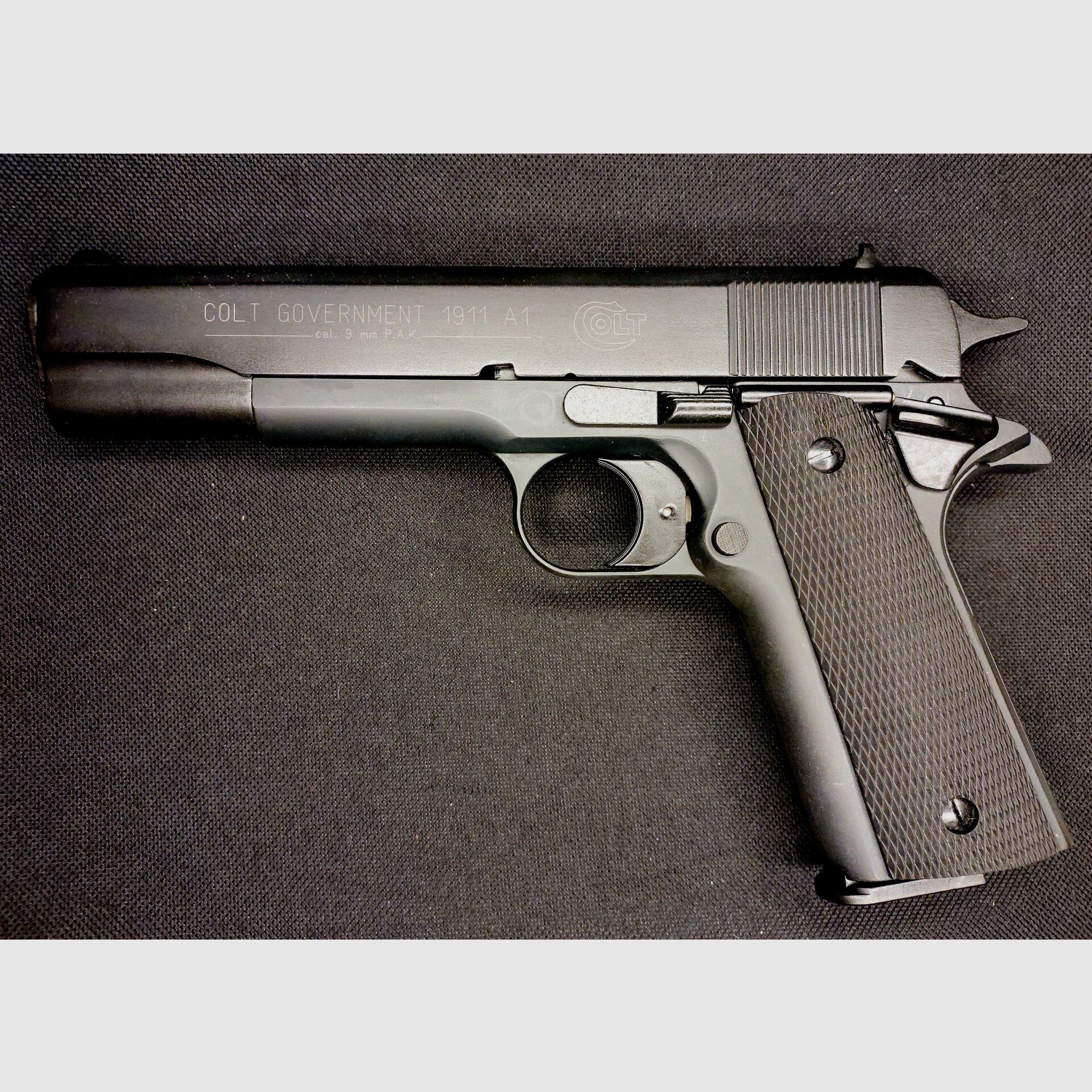 Colt Government 1911 A1 Schreckschuss Pistole 9mm P.A.K. (PTB 774) neuwertig!