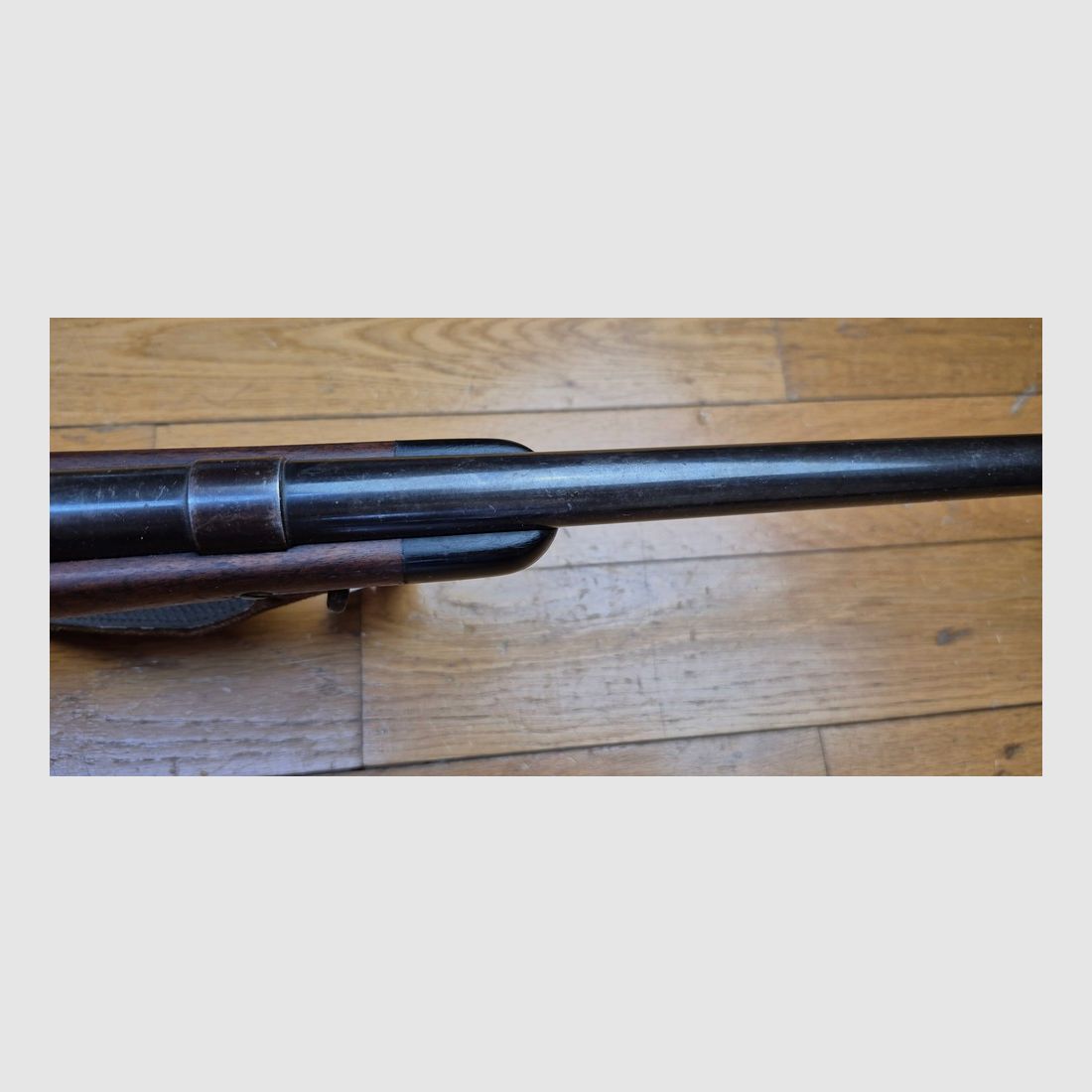 Schöne Steyr Mannlicher Schönauer Büchse — Modell « GK » — Kal. 7×64 — Waffe geprüft 1964 — Deutscher Abzug — Schöne Hölzer — Exzellente Mechanik — Schöner Lauf — Montagebasis aus Stahl — Sehr guter Allgemeinzustand — BE+/TBE, Bild 32 von 43
