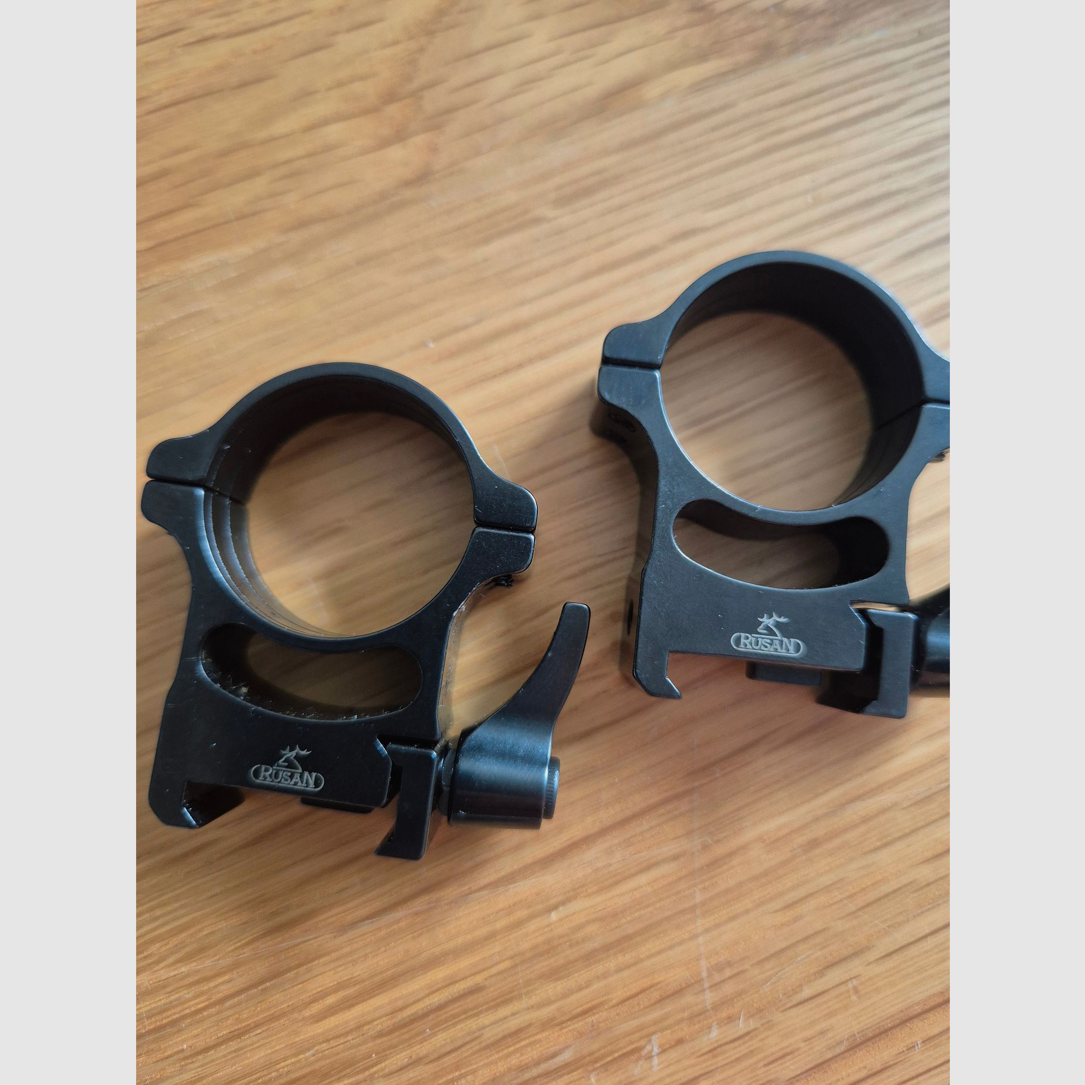 Quick-release scope rings