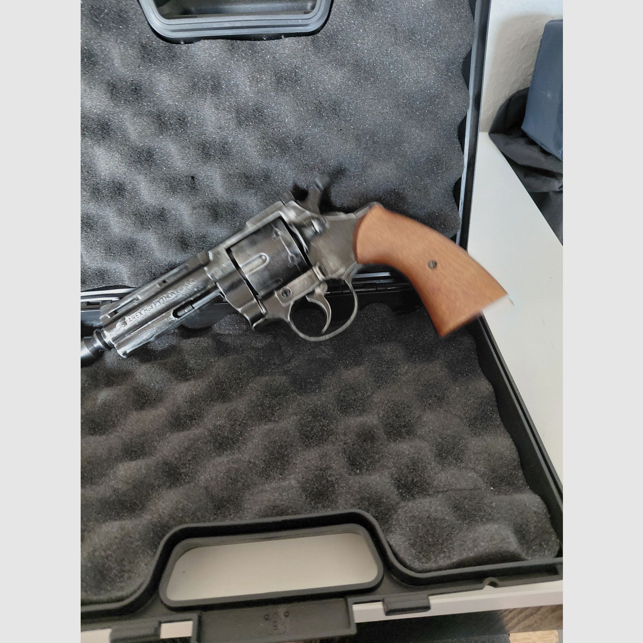 Umarex Revolver  python cal. 380 schreckschuss 