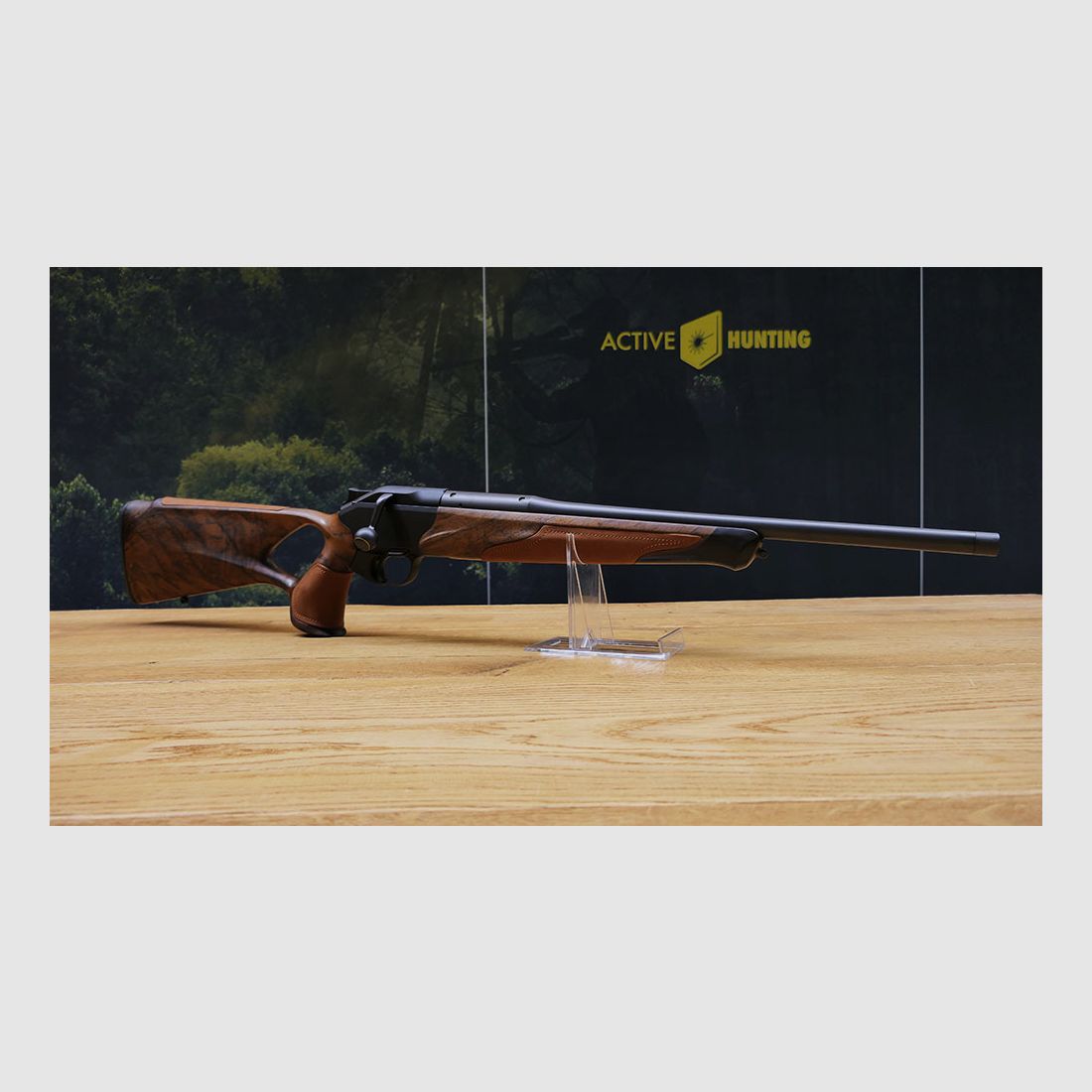 Blaser R8 Success / HK7 Super Finish matt / Chesterfield Leder / Stahlkugel mit Goldlinie / Kaliber & Lauflänge nach Wahl / M15x1 Gewinde / ATEMBERAUBEND