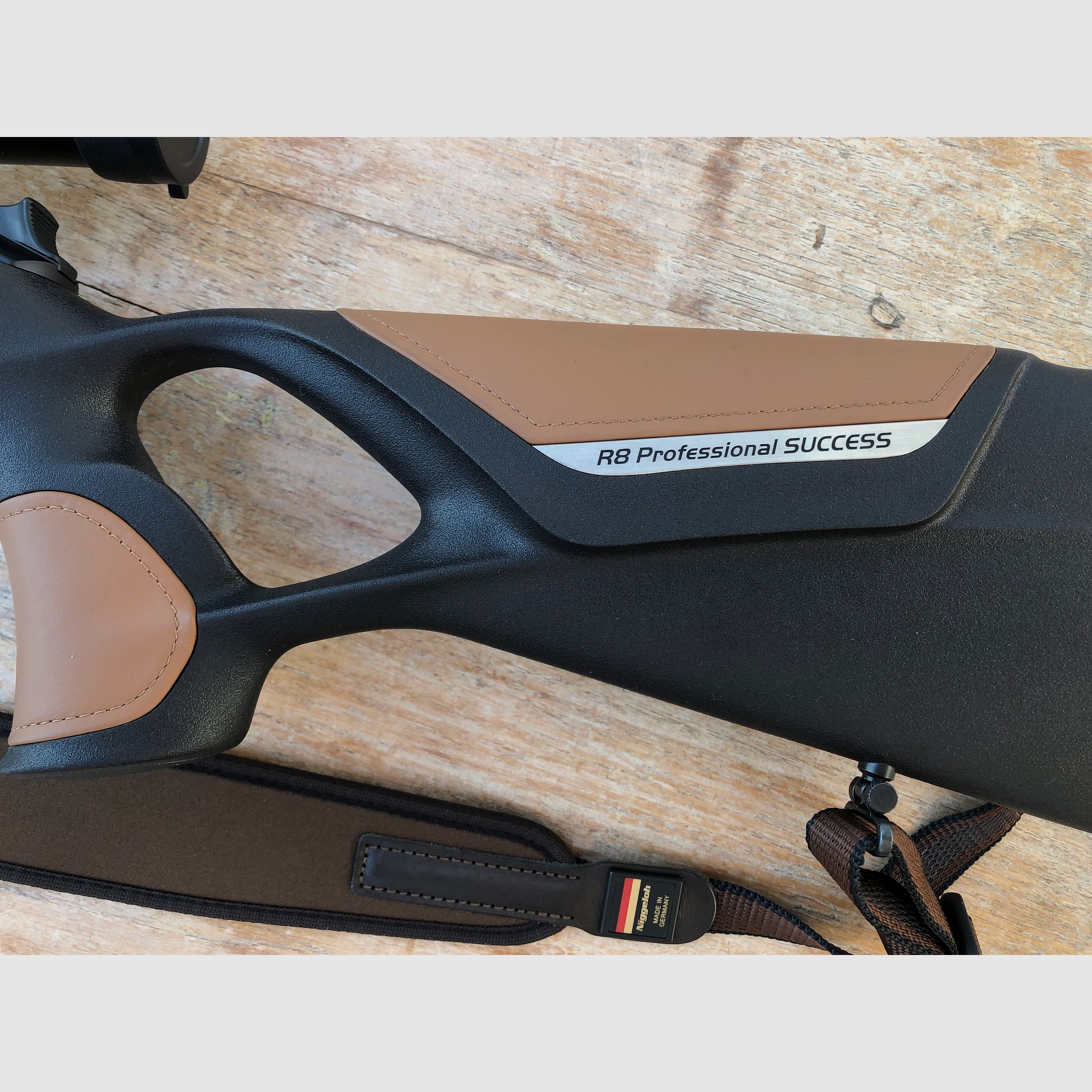 Wie neu: Blaser R8 Professional Success 338 Blaser Magnum