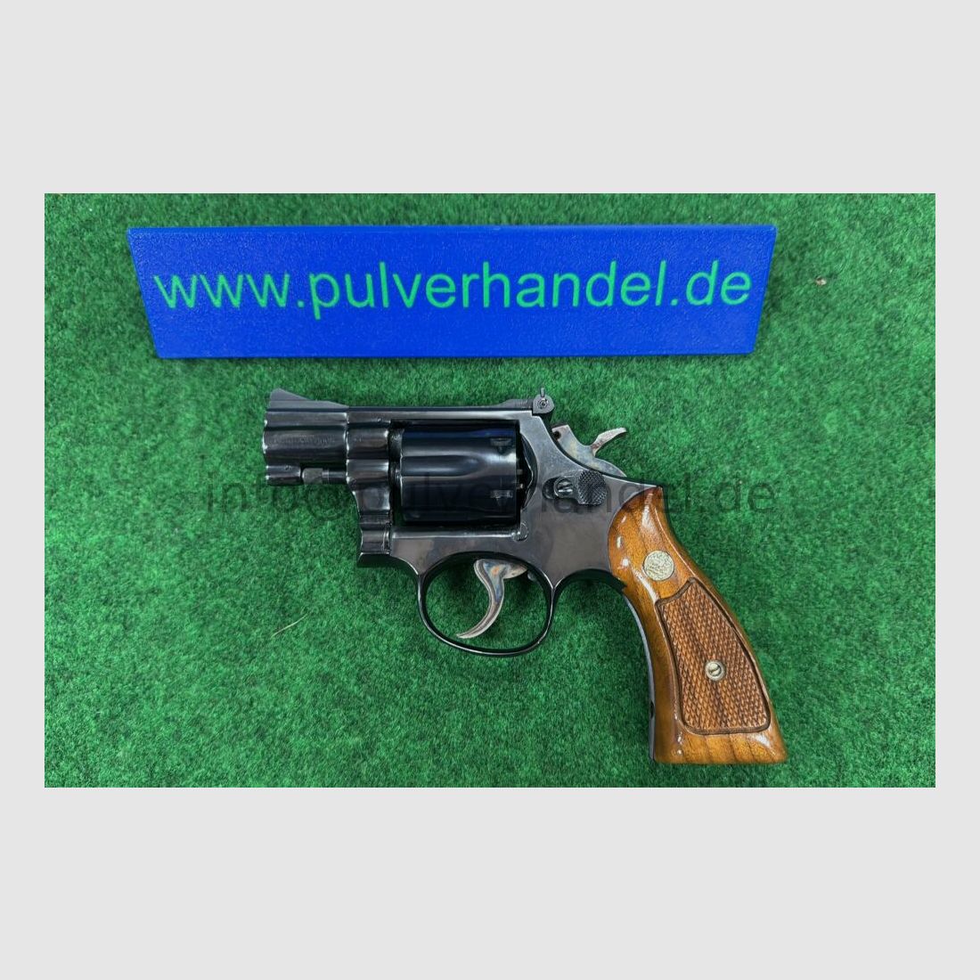 Smith & Wesson 15-3 jak nowy, 6 strzałów, uchwyty z prawdziwego drewna