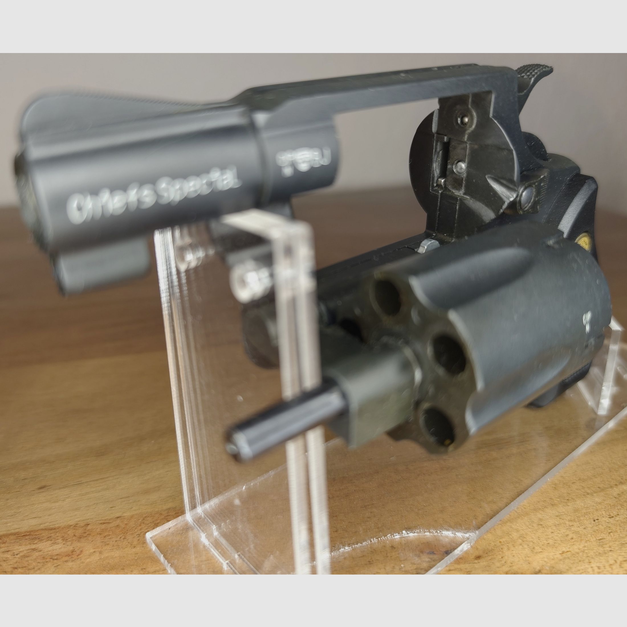 Smith & Wesson Chiefs Special 9mm PTB 794 New Year's Set 40 Pyro + 50 rounds NC ammunition