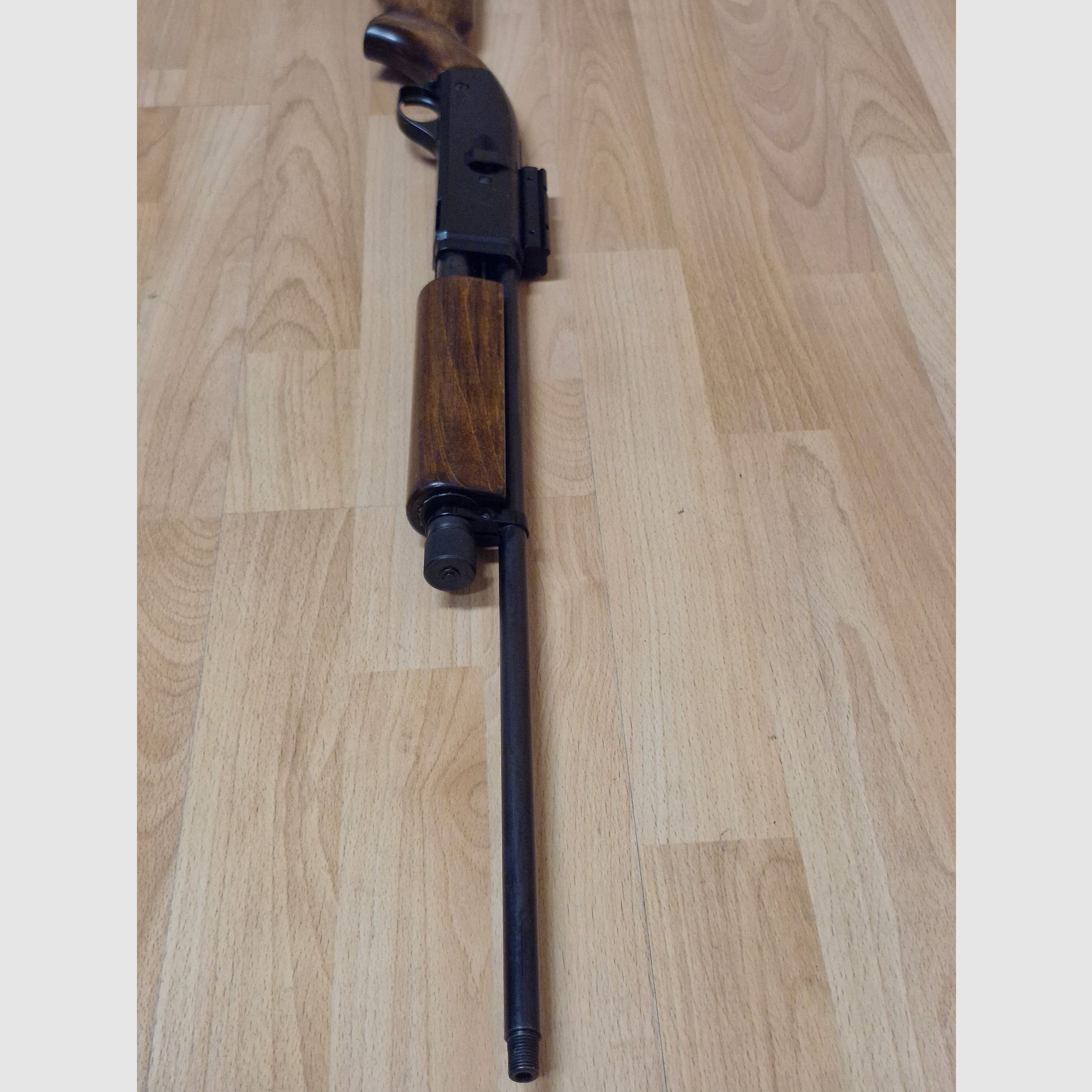 Crosman 622 Pell Clip Repeater 5,5mm .22 CO2 Vorderschaftrepetierer