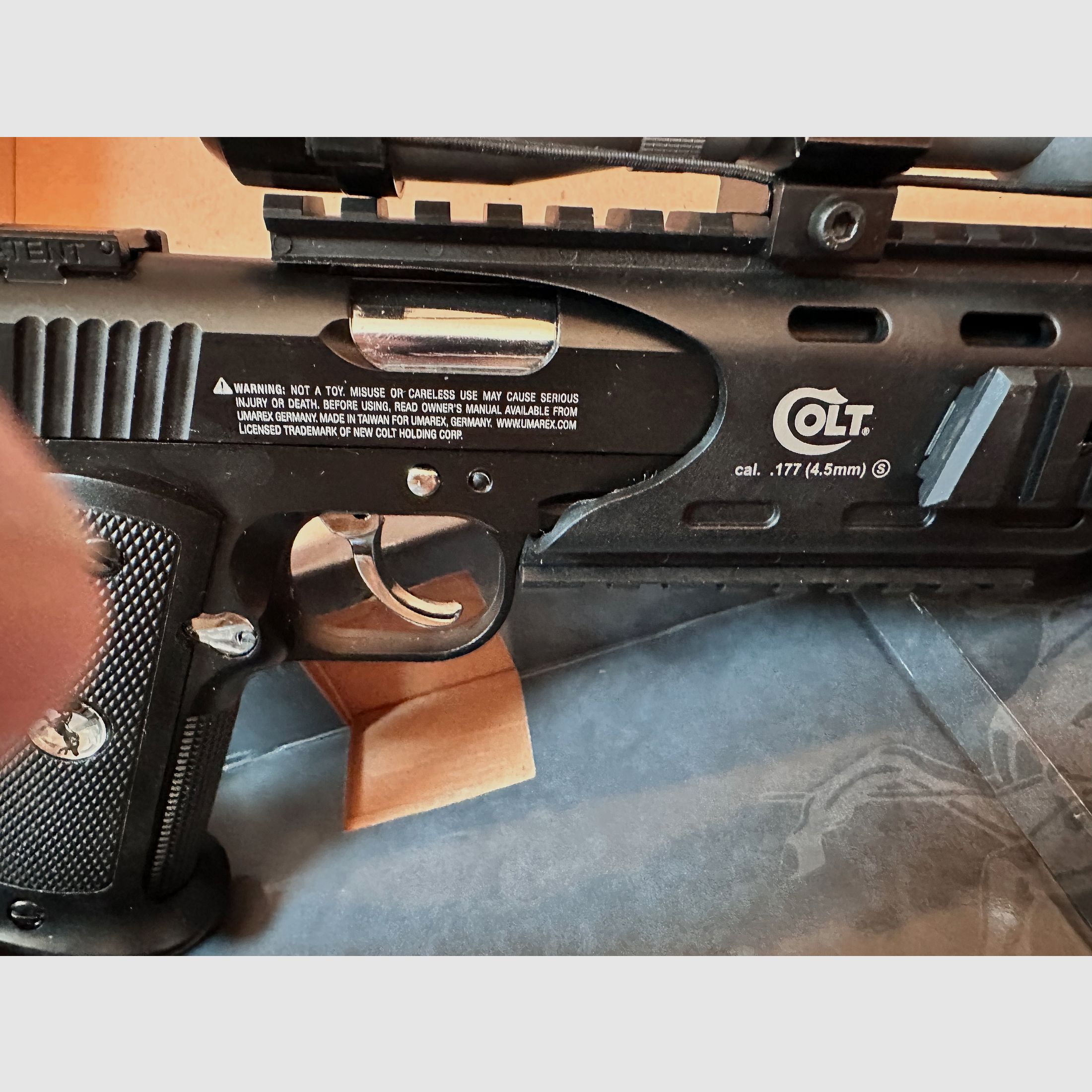 Colt Special Combat Xtreme (réplica de CO2 con marcas originales “Colt”)